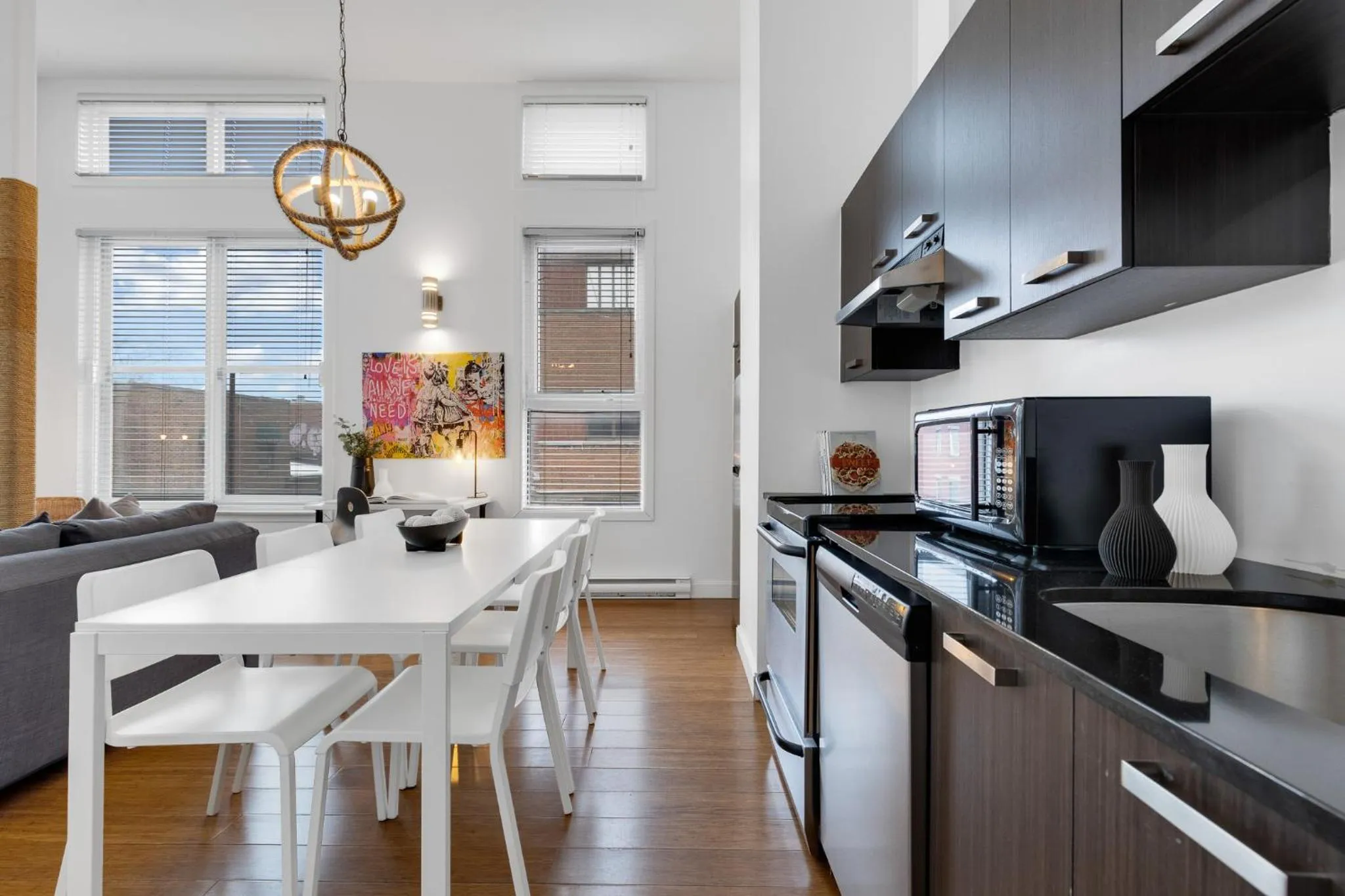 Coffee/tea facilities in LiV MTL Main