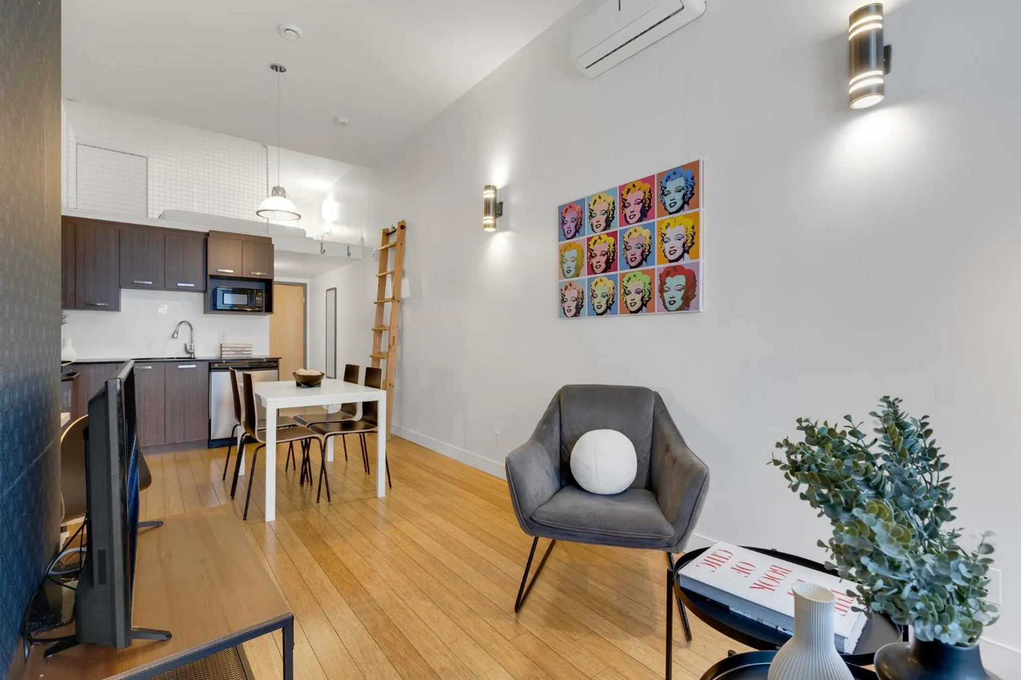 Kitchen or kitchenette in LiV MTL Main