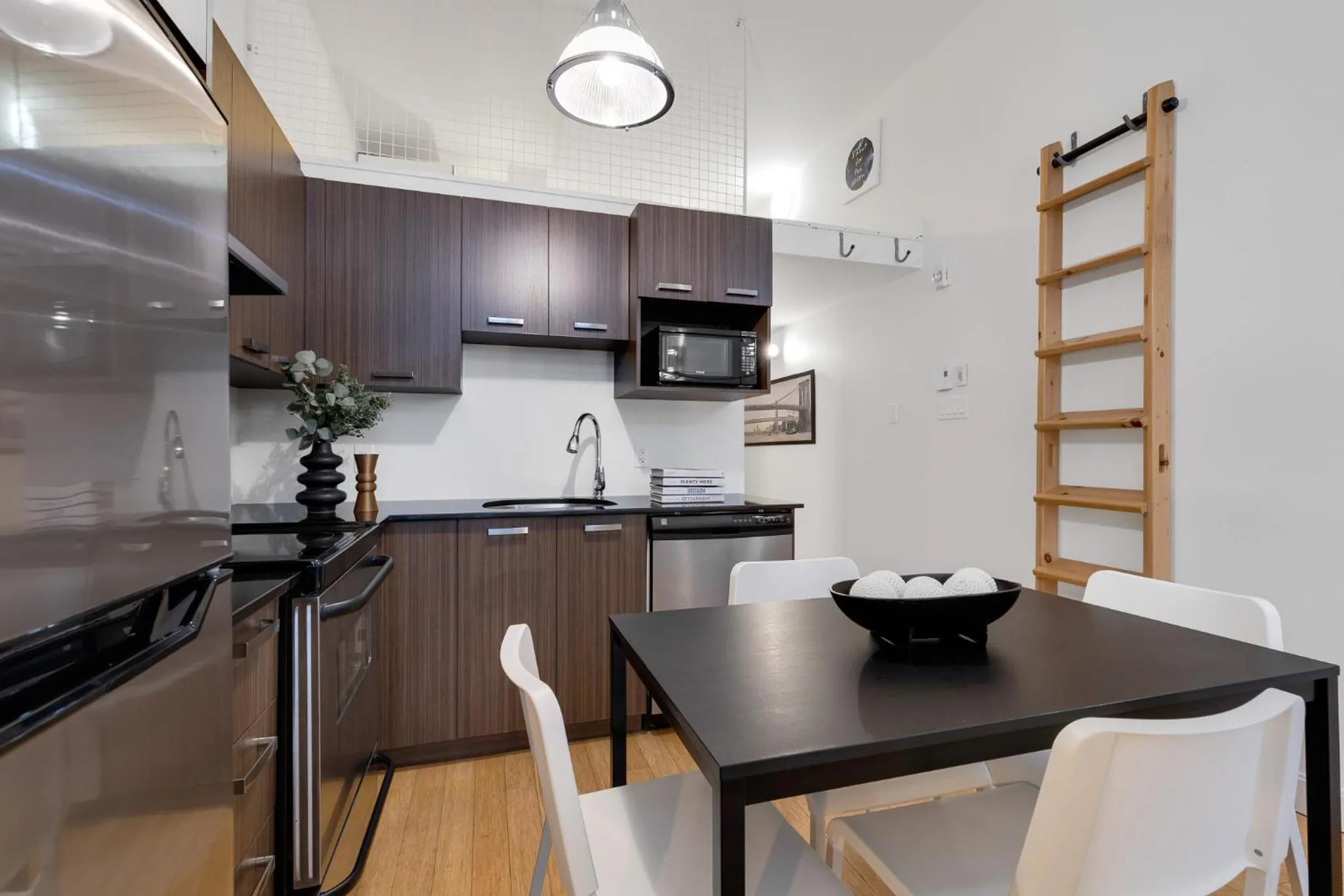 Coffee/tea facilities in LiV MTL Main