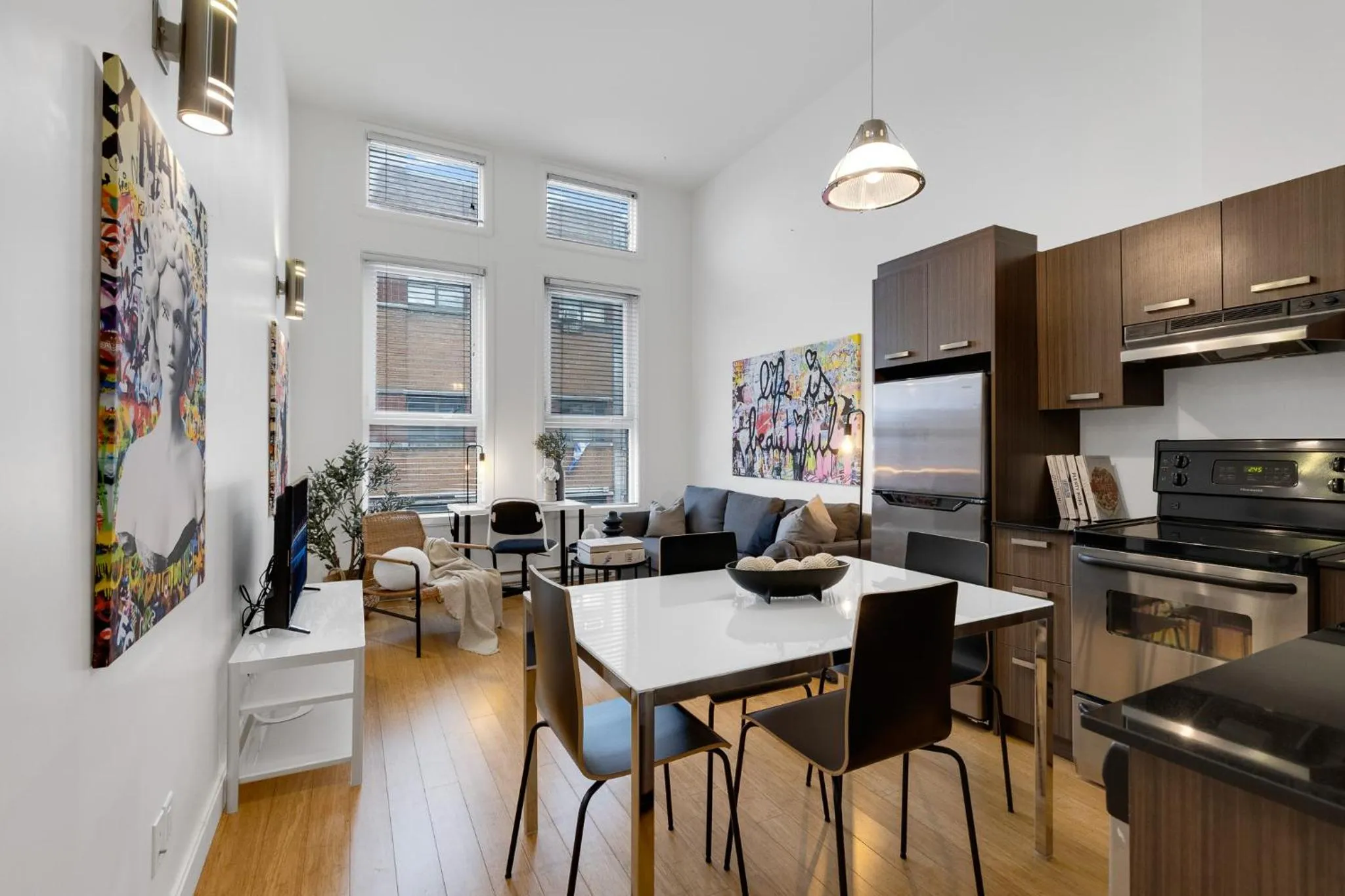 Kitchen or kitchenette in LiV MTL Main