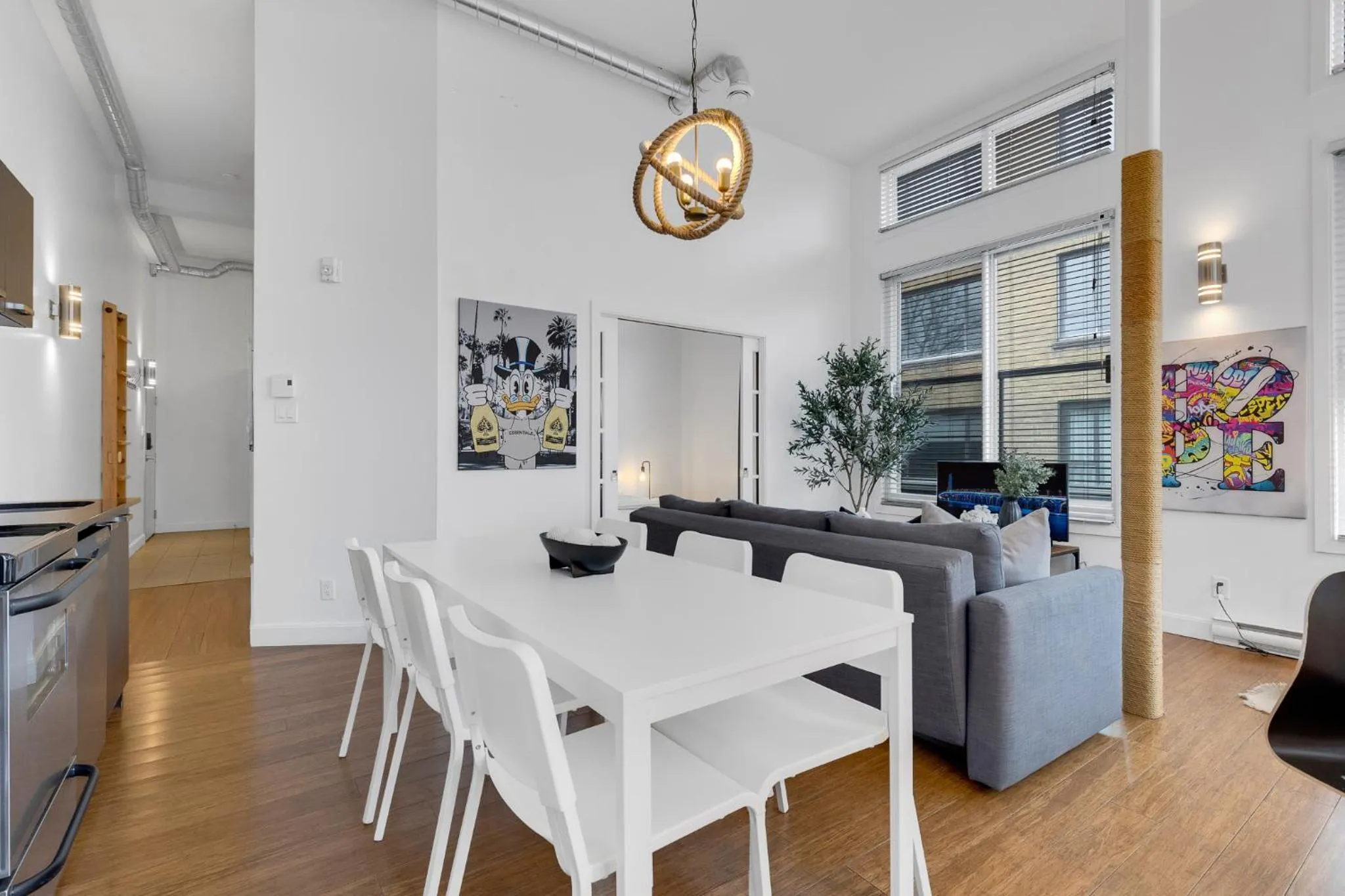 Kitchen or kitchenette in LiV MTL Main