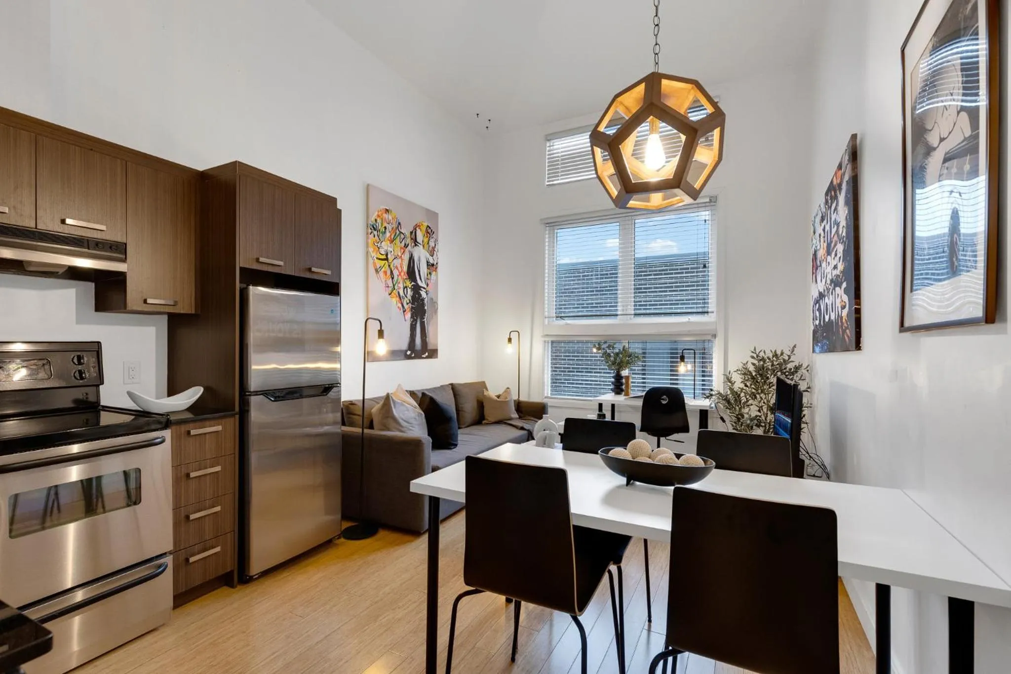 Kitchen or kitchenette in LiV MTL Main