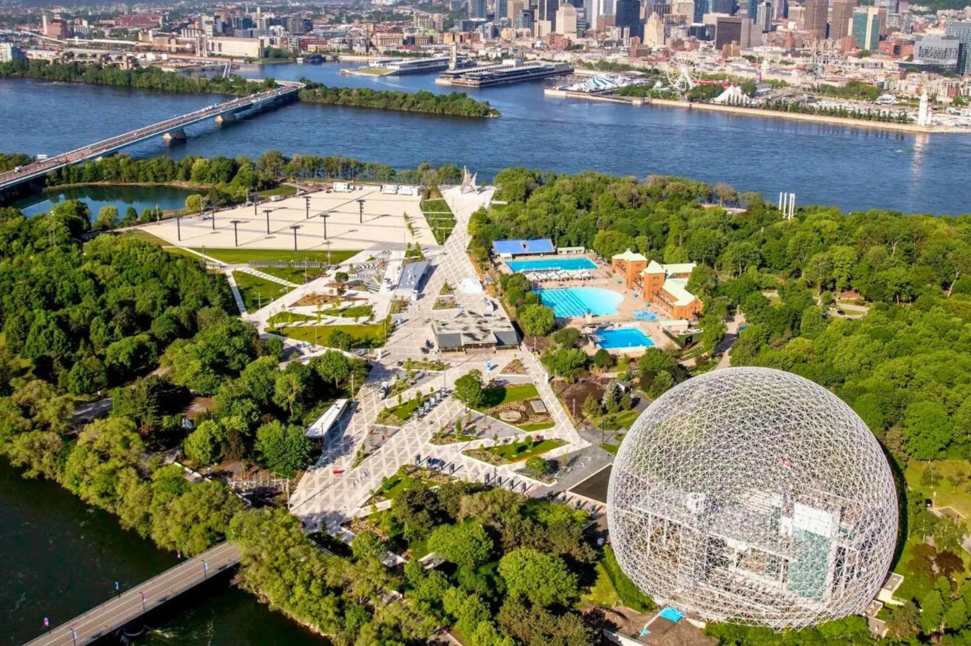 Nearby landmark in LiV MTL Chic