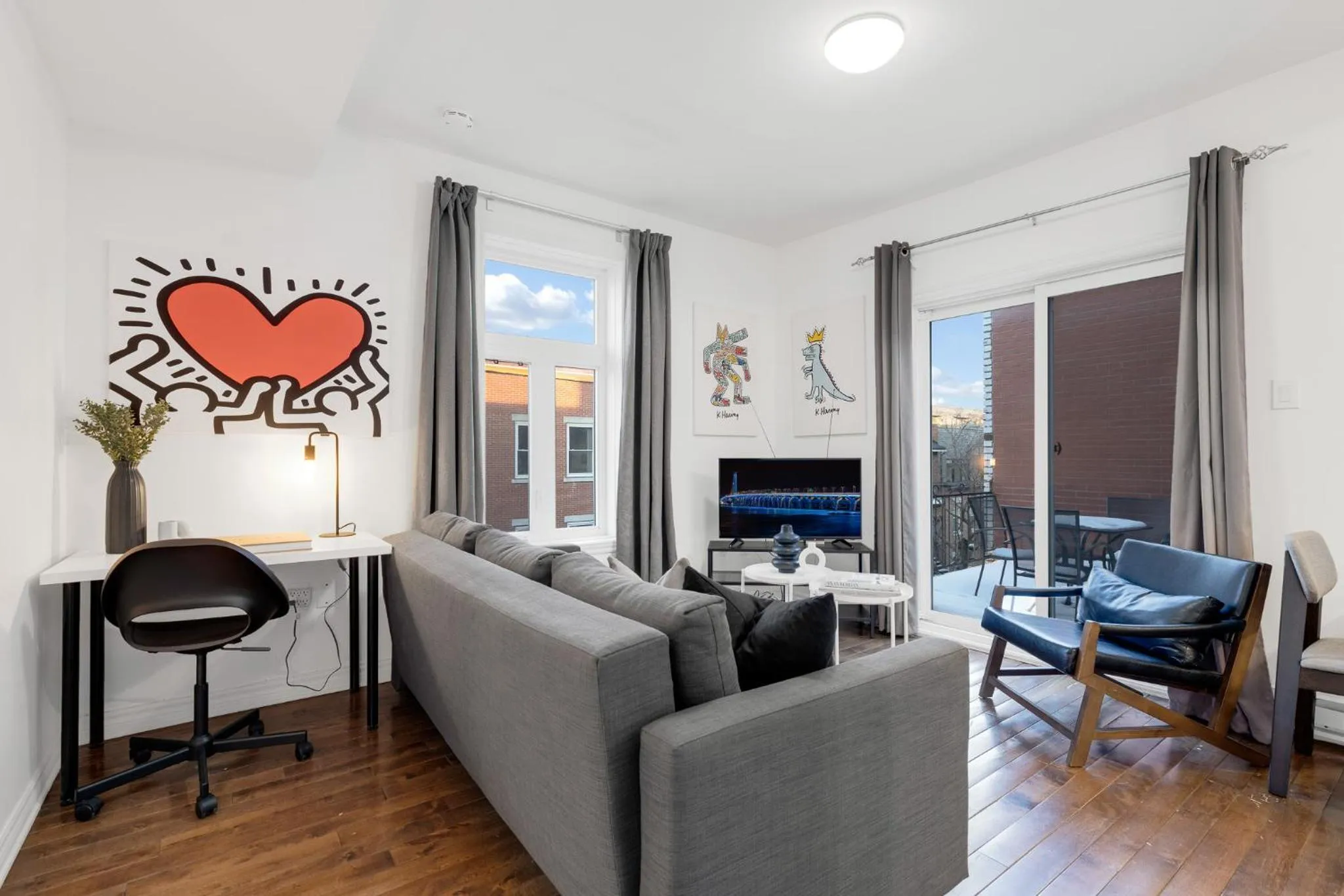 Communal lounge/ TV room in LiV MTL MTL