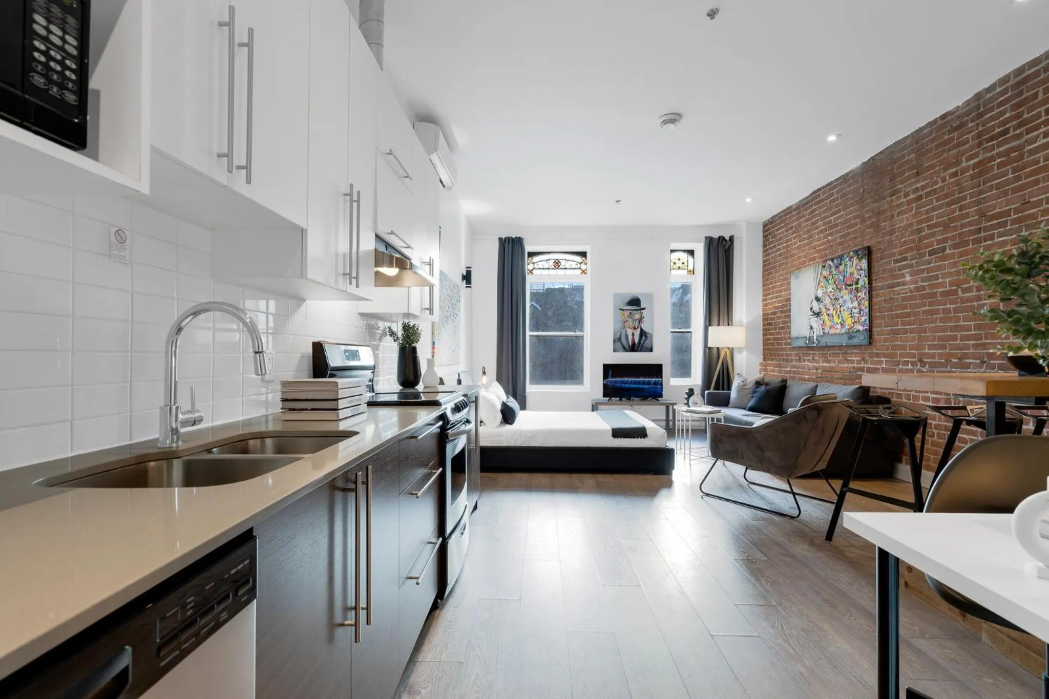 Kitchen or kitchenette in LiV MTL Downtown