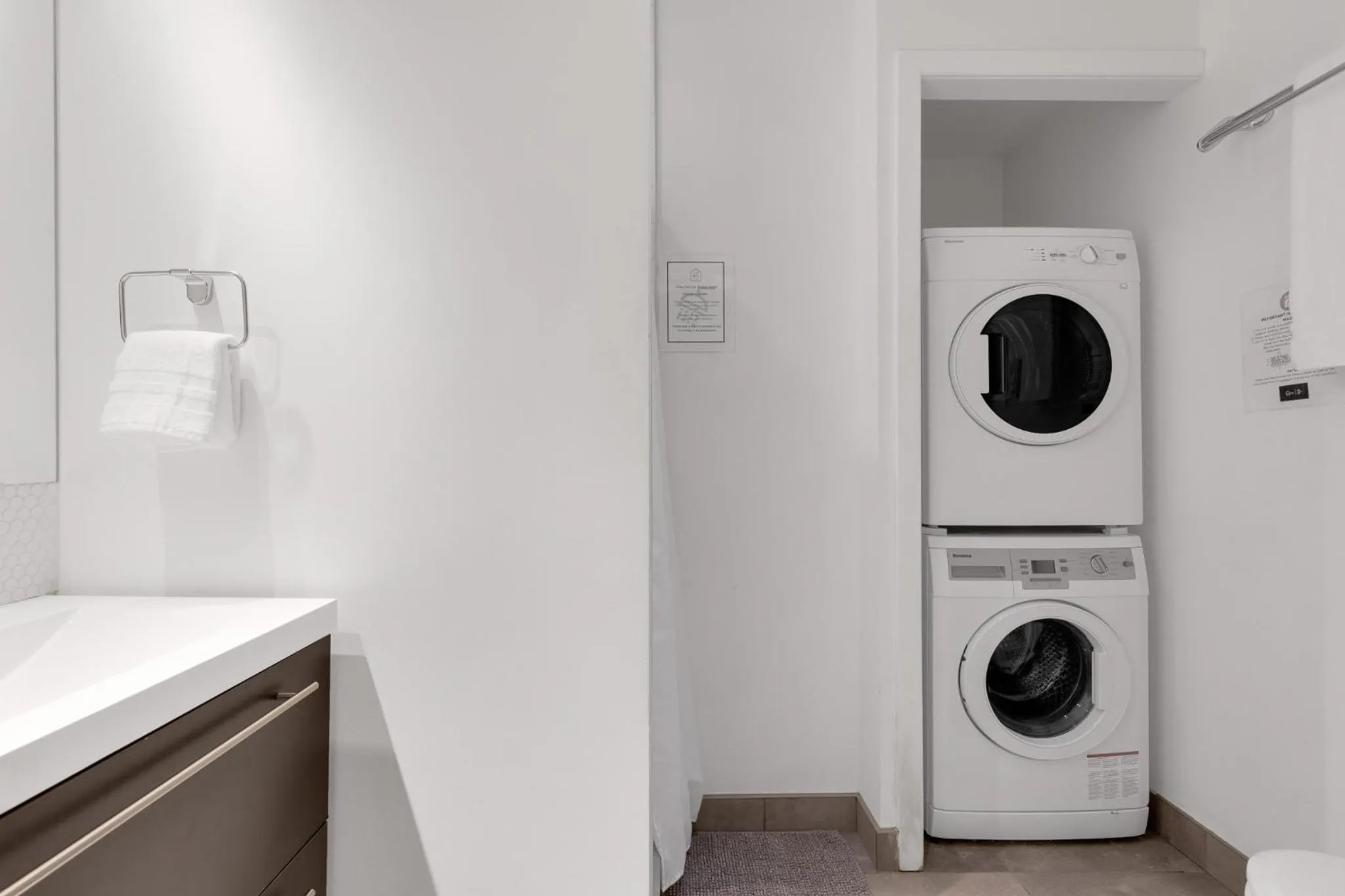 Toilet in LiV MTL Downtown