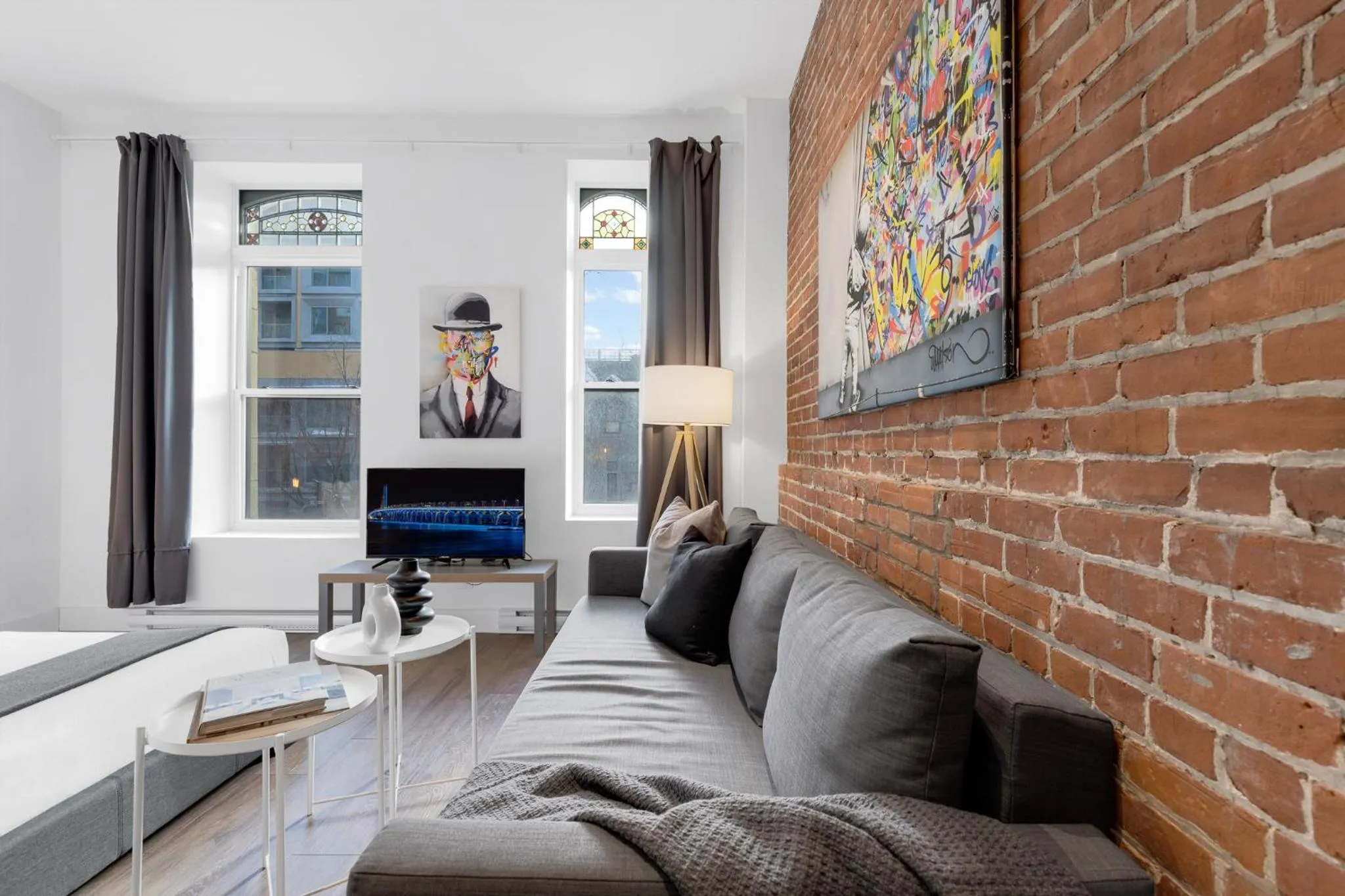 TV and multimedia in LiV MTL Downtown