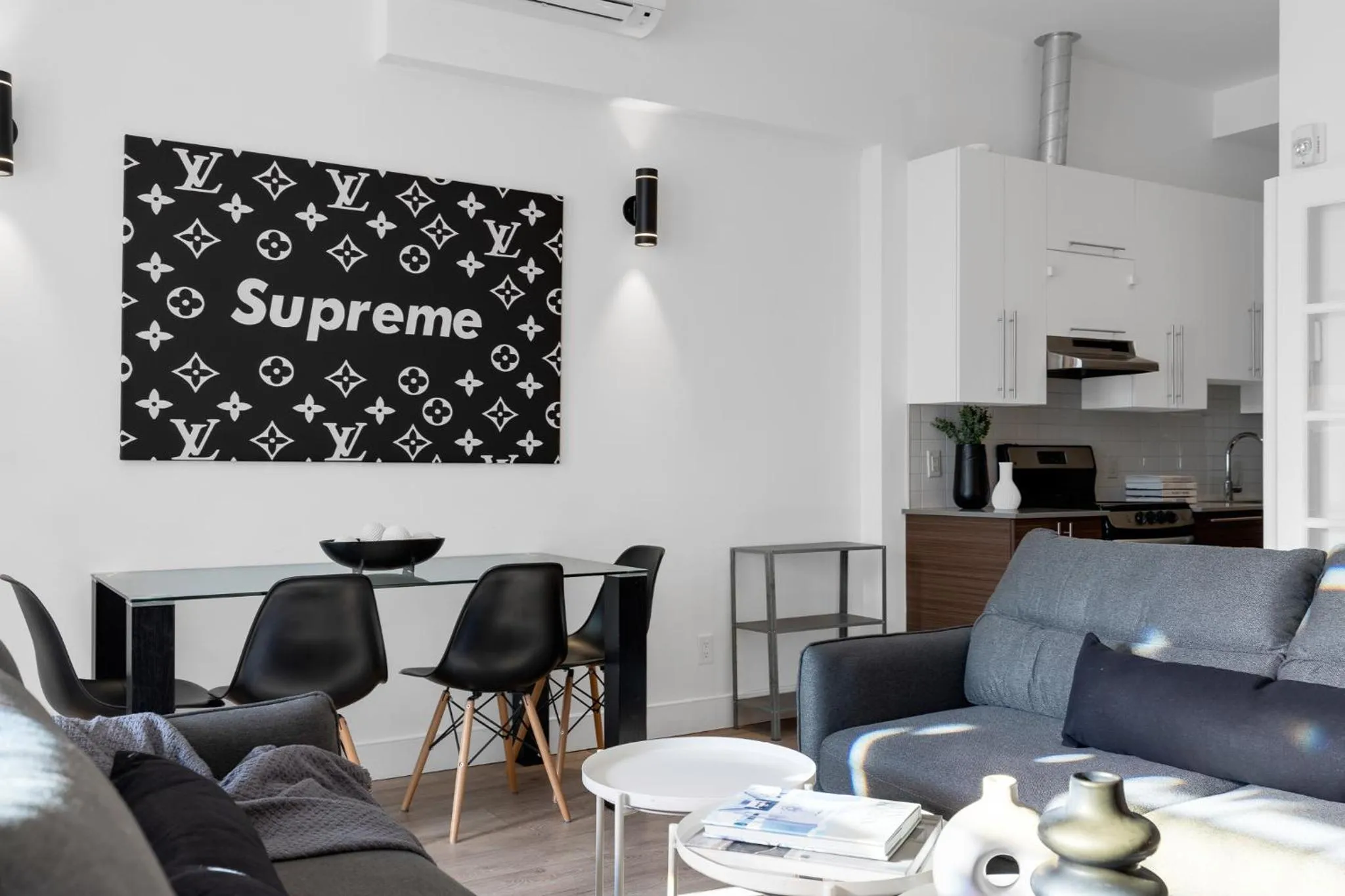 Kitchen or kitchenette in LiV MTL Downtown