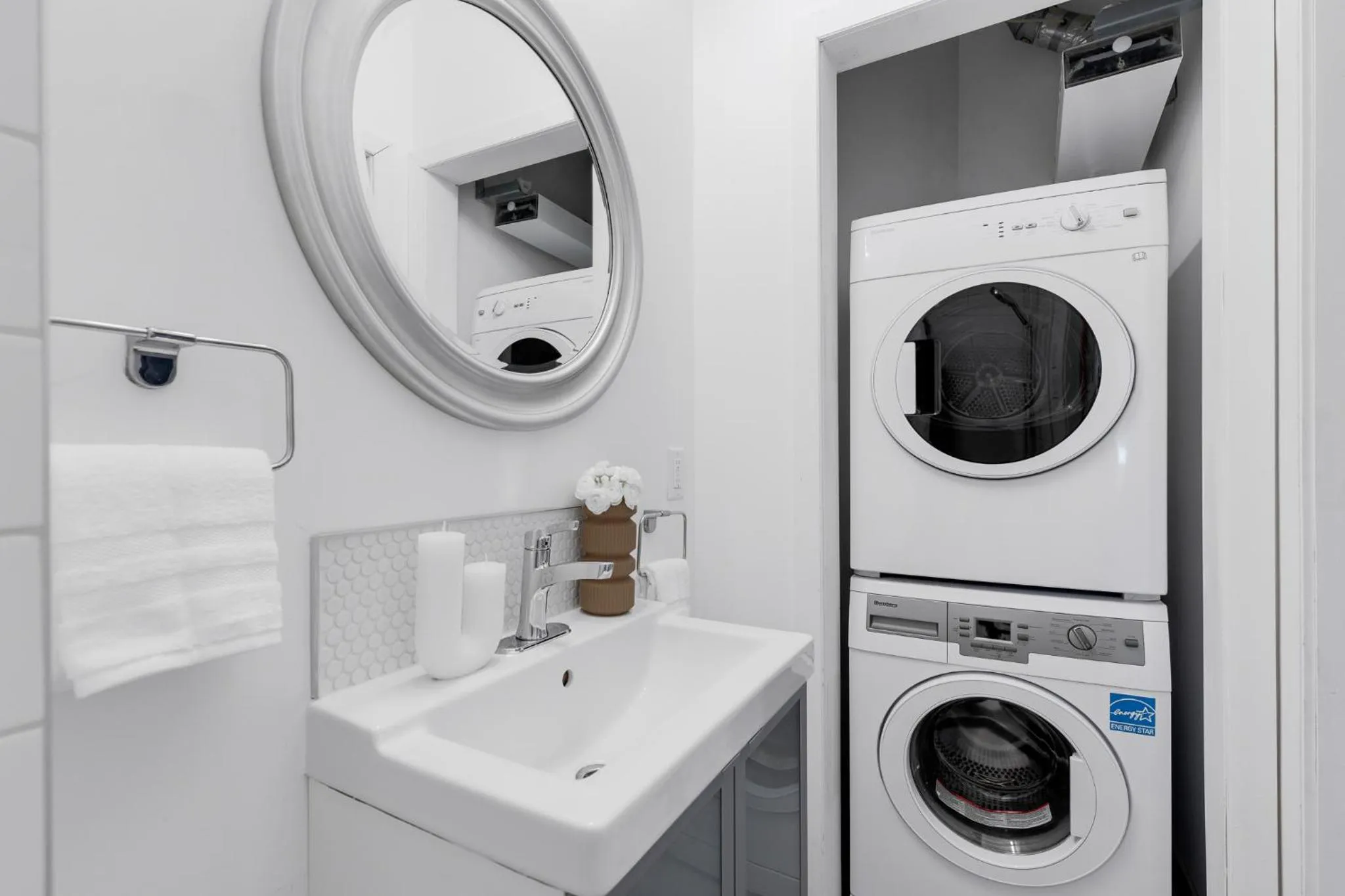 Toilet in LiV MTL Downtown