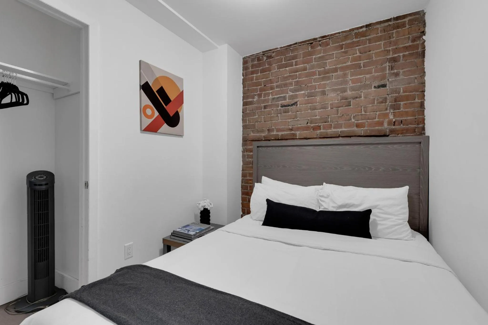 Bed in LiV MTL Downtown