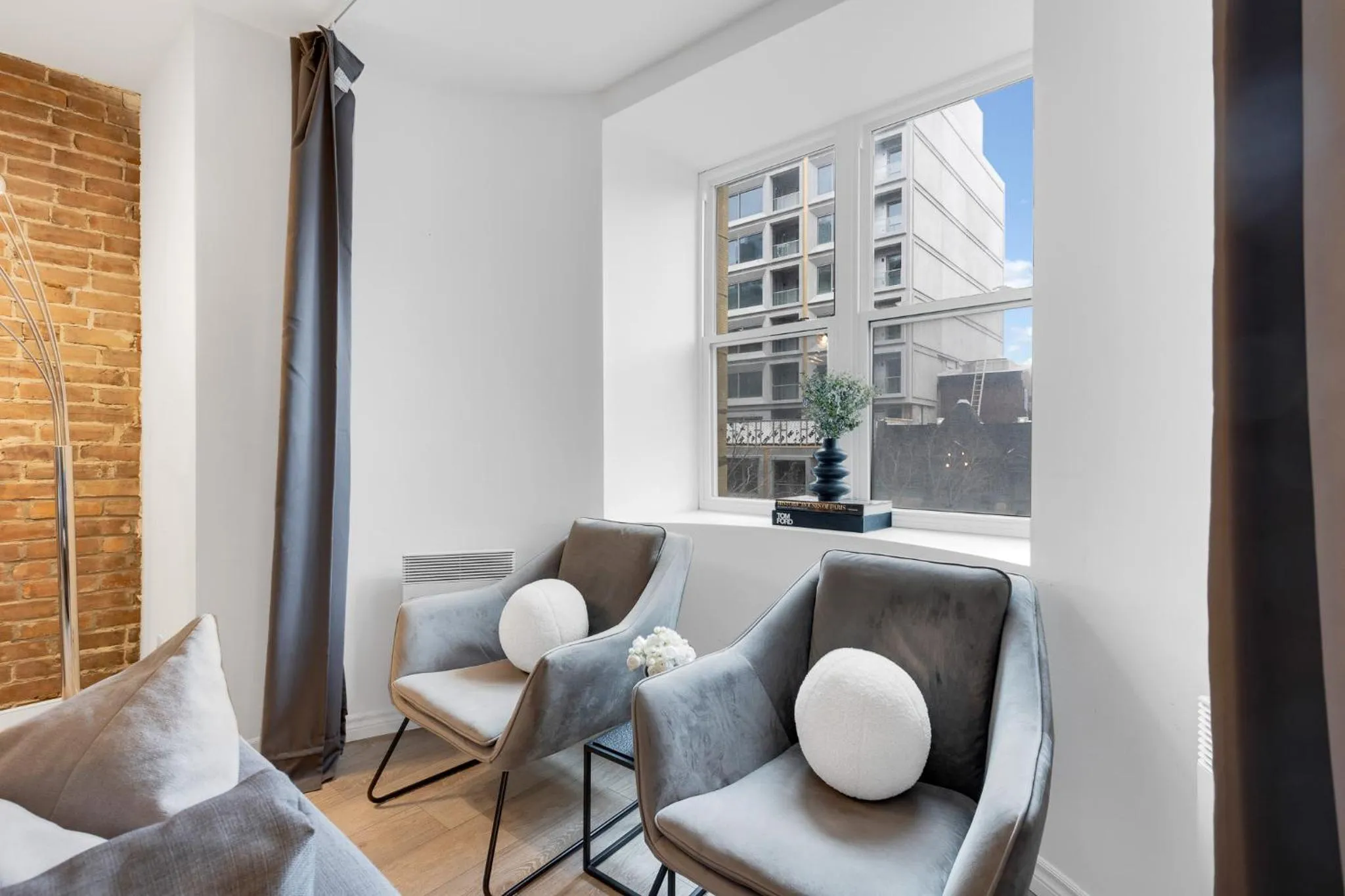 Day in LiV MTL Downtown