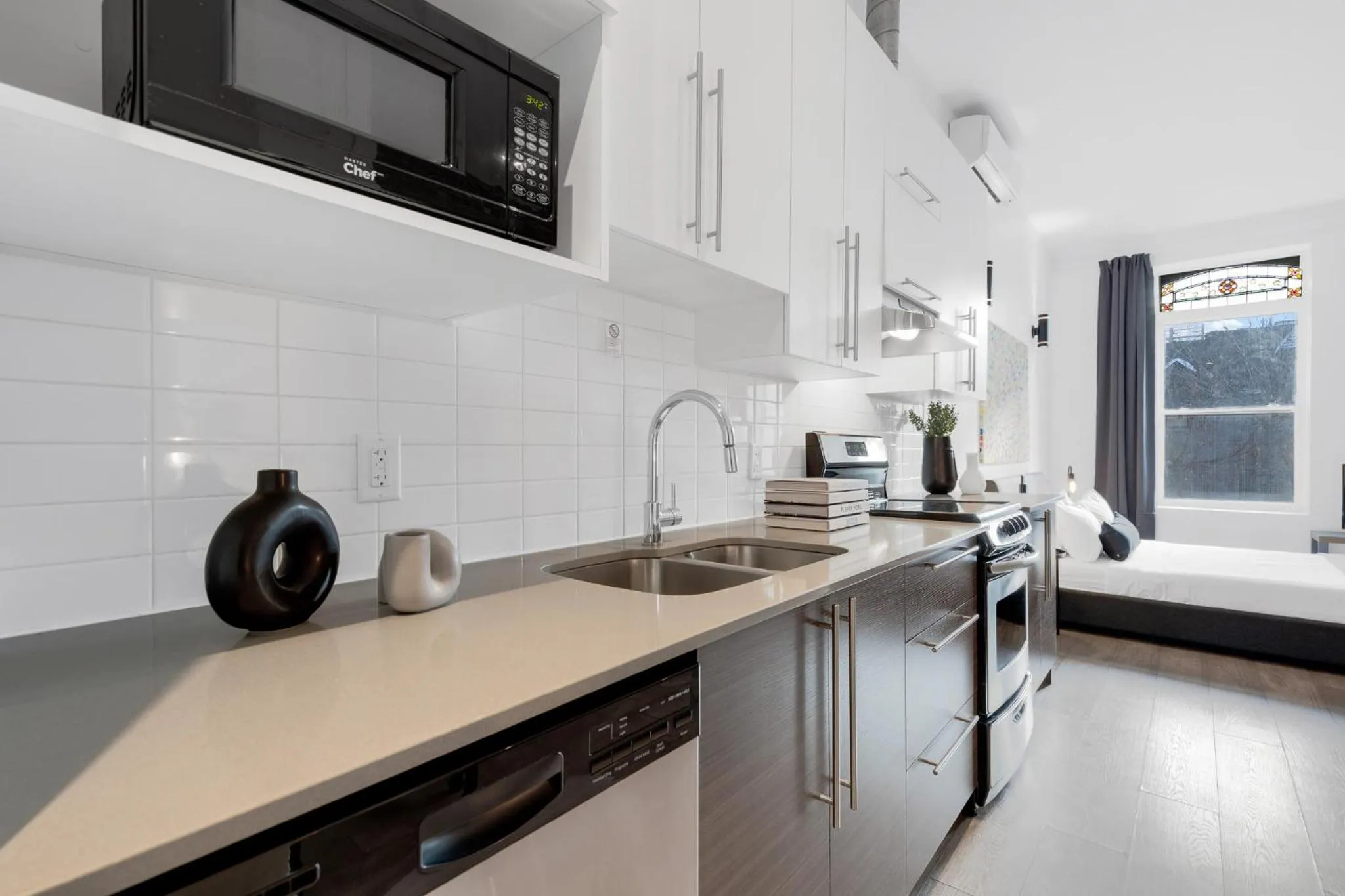 Kitchen or kitchenette in LiV MTL Downtown