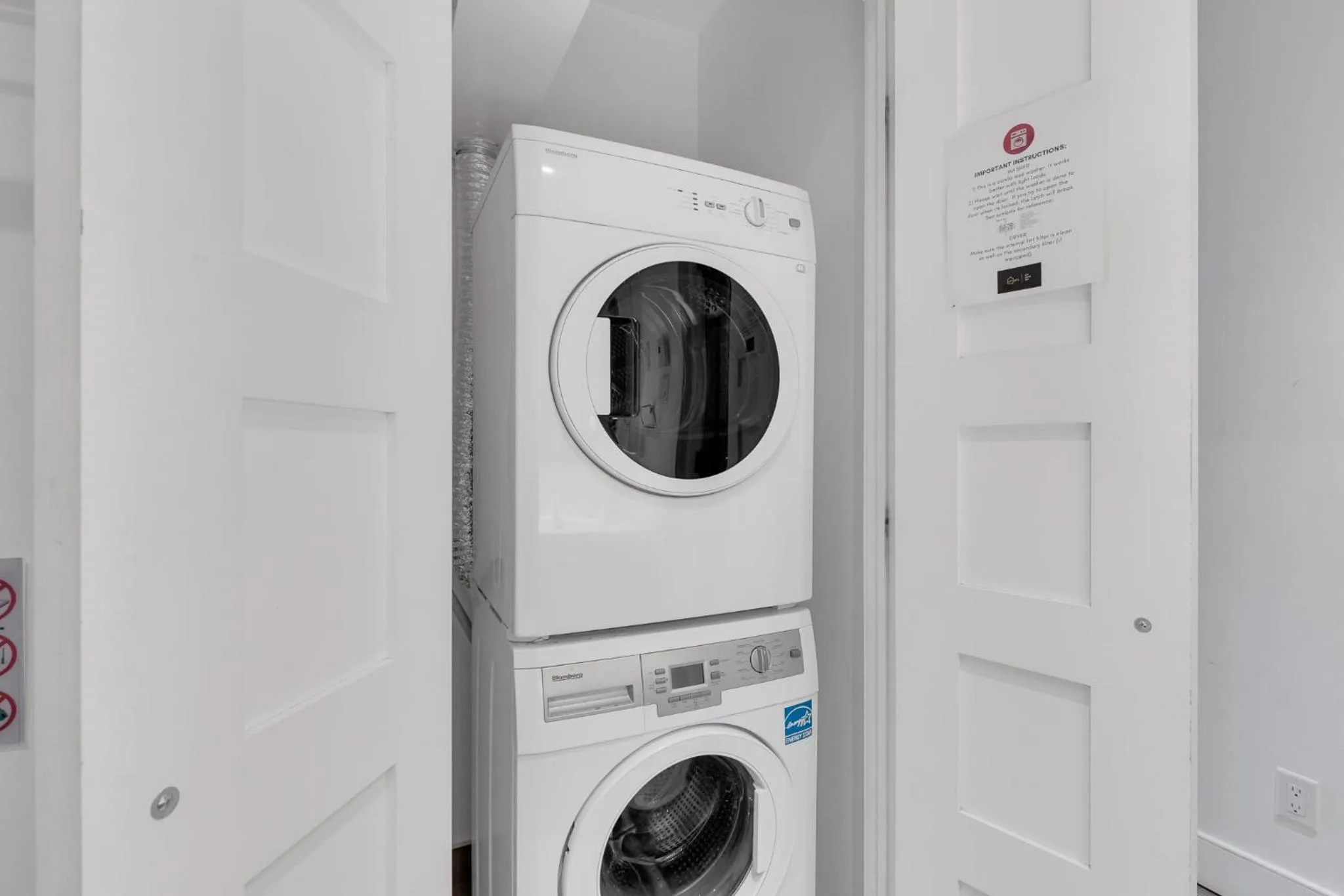 washing machine in LiV MTL Downtown