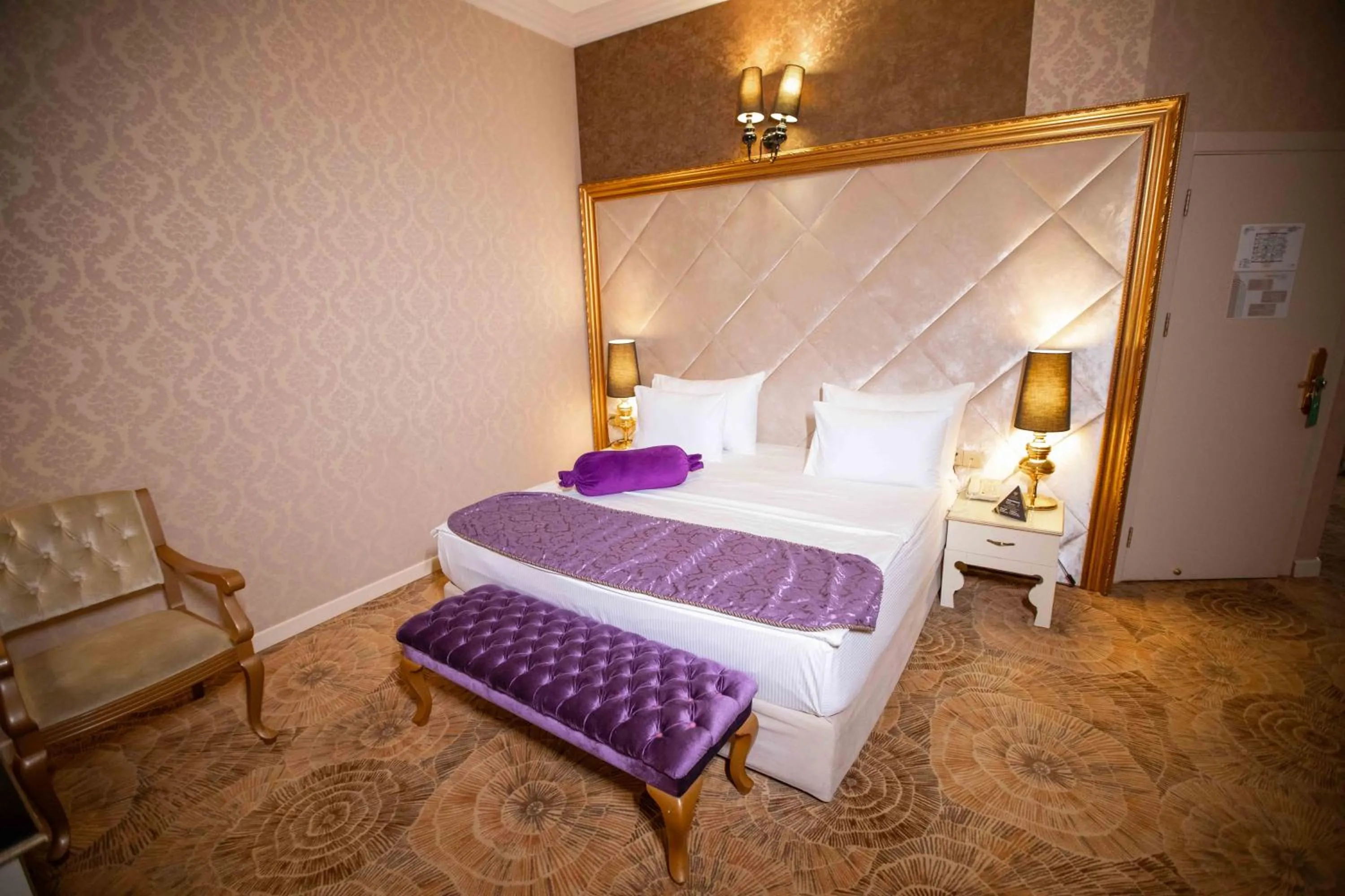 Bed in Teatro Boutique Hotel