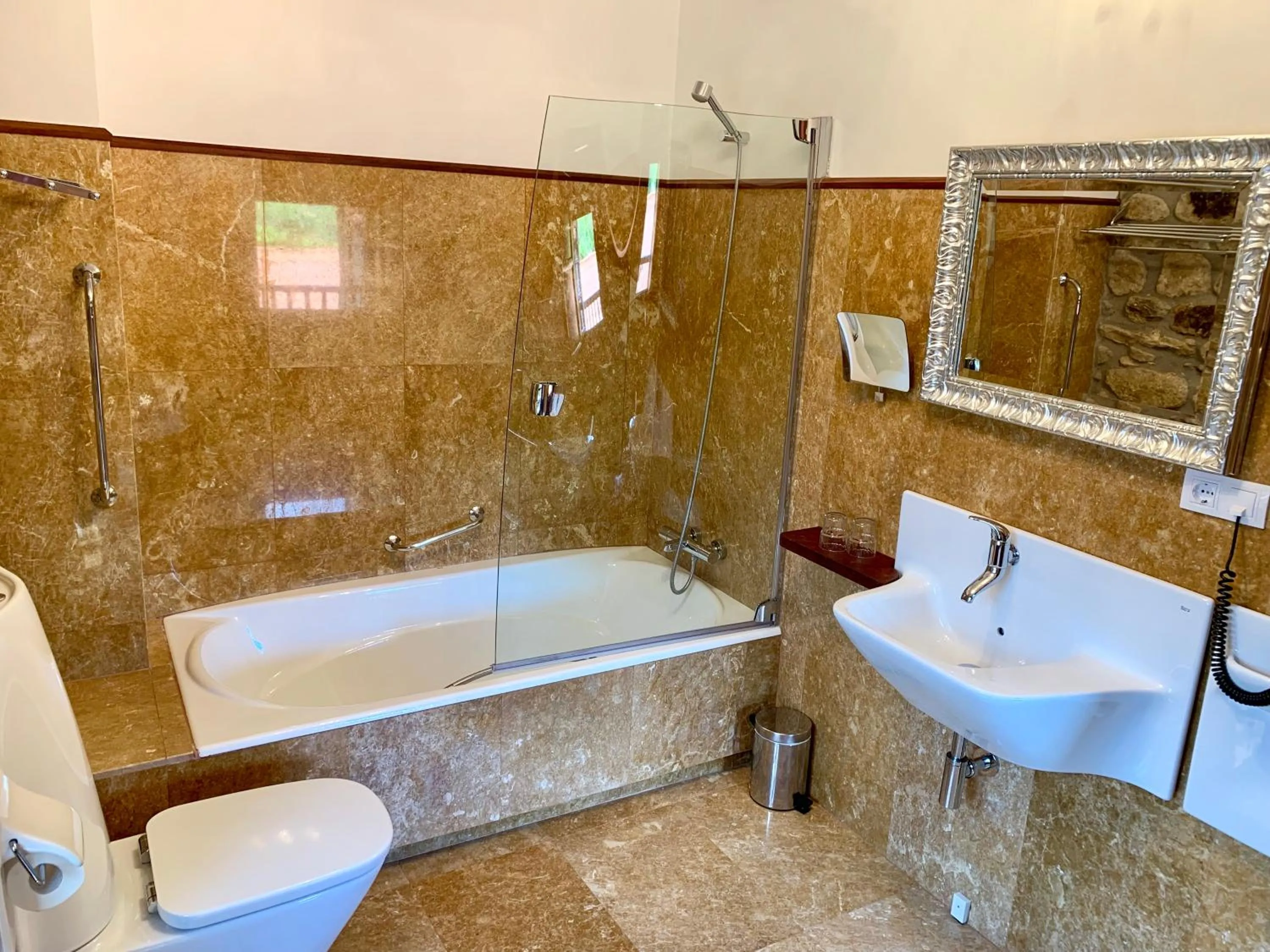 Bathroom in Akla Hotel Suites Valles Pasiegos