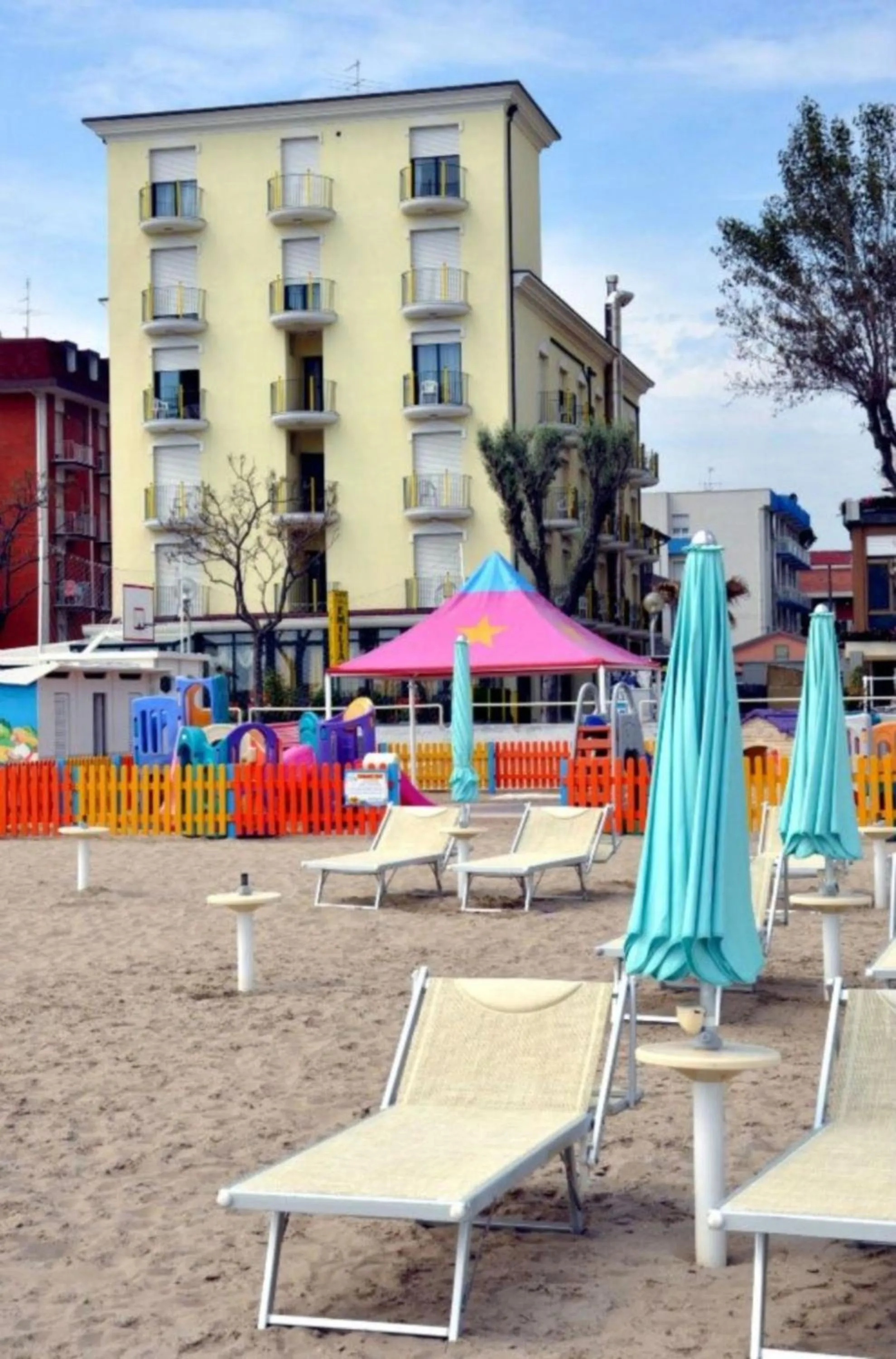 Facade/entrance in Hotel Emilia