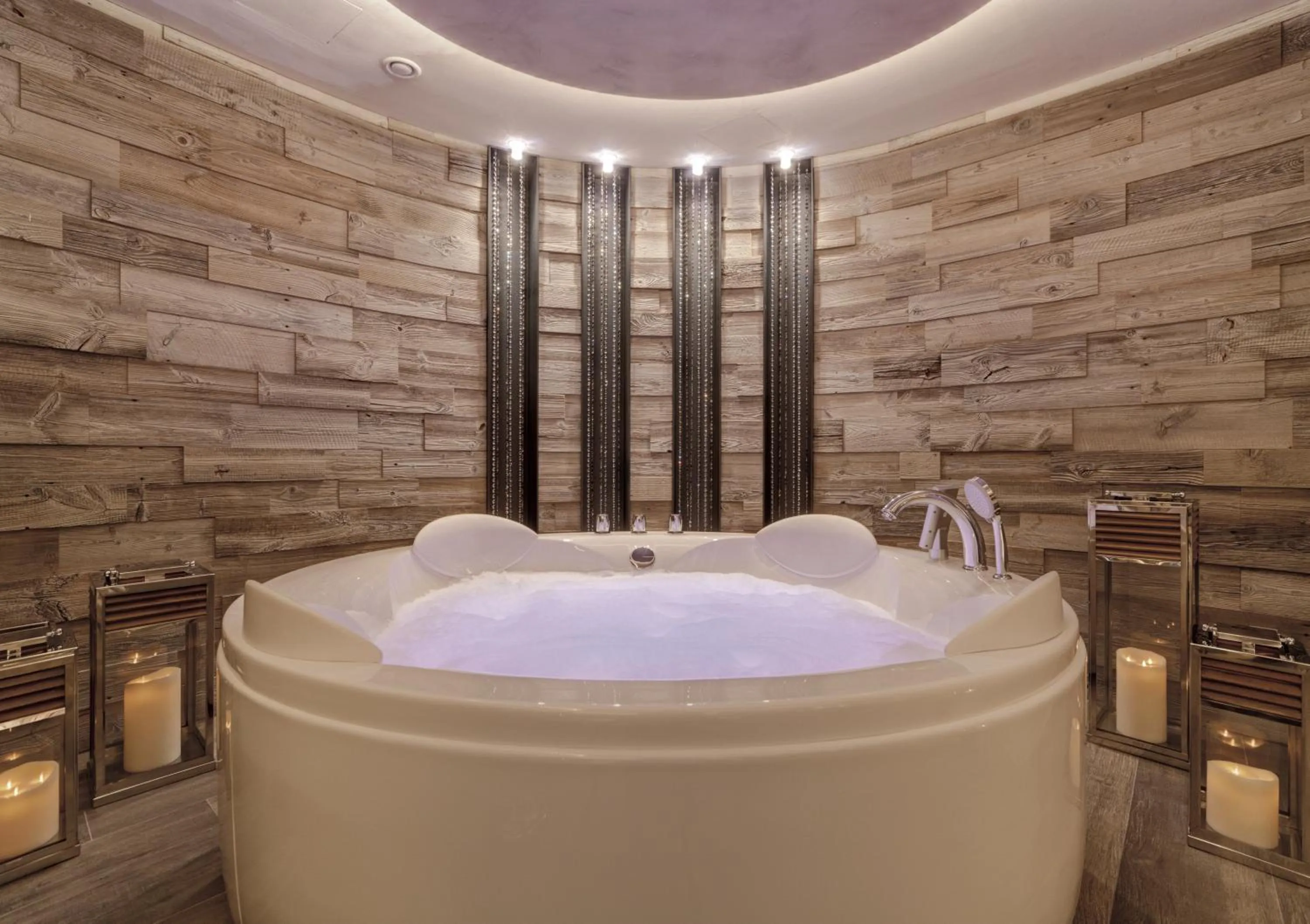 Hot Tub in Wellness- & Sporthotel Jagdhof