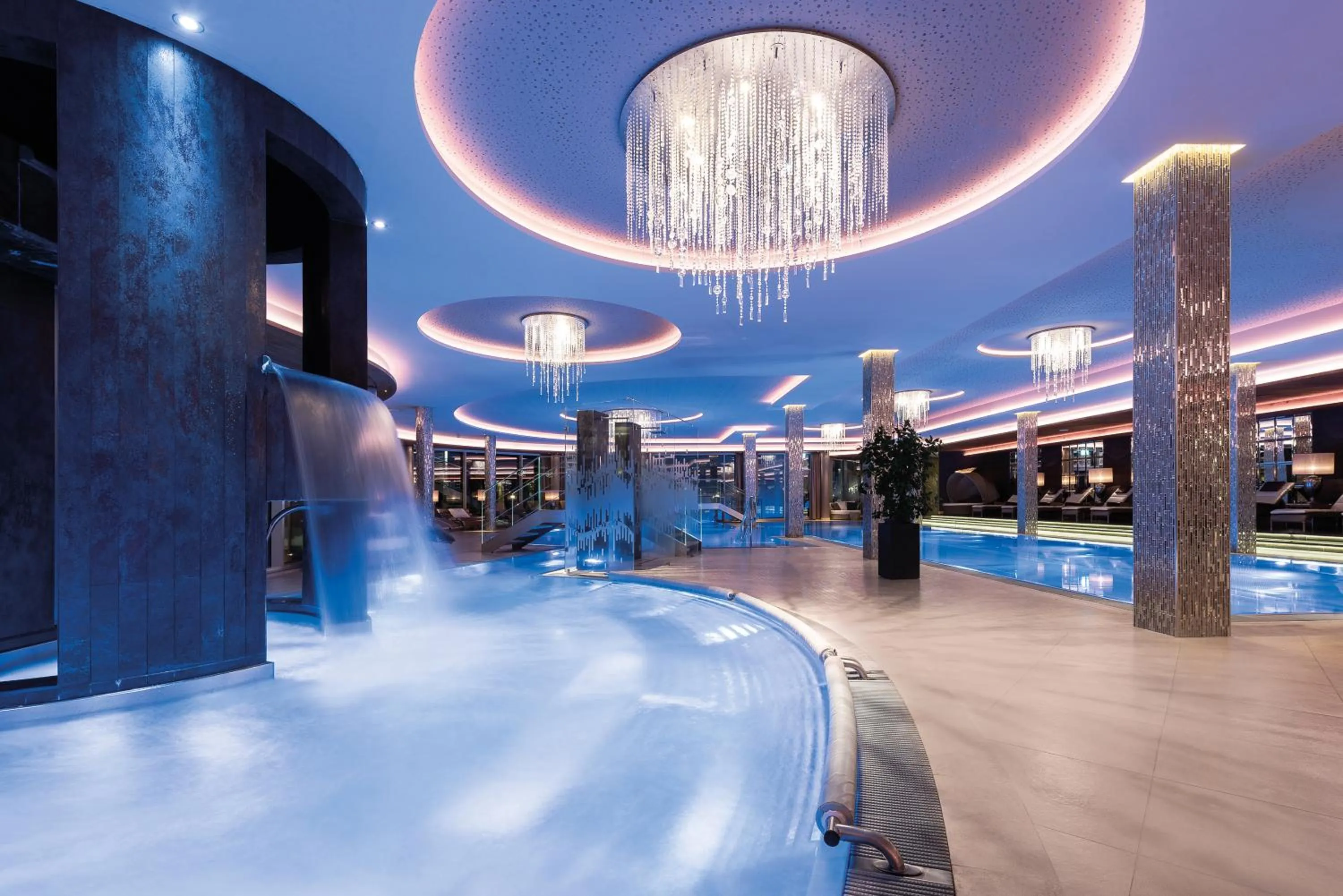 Swimming pool in Wellness- & Sporthotel Jagdhof