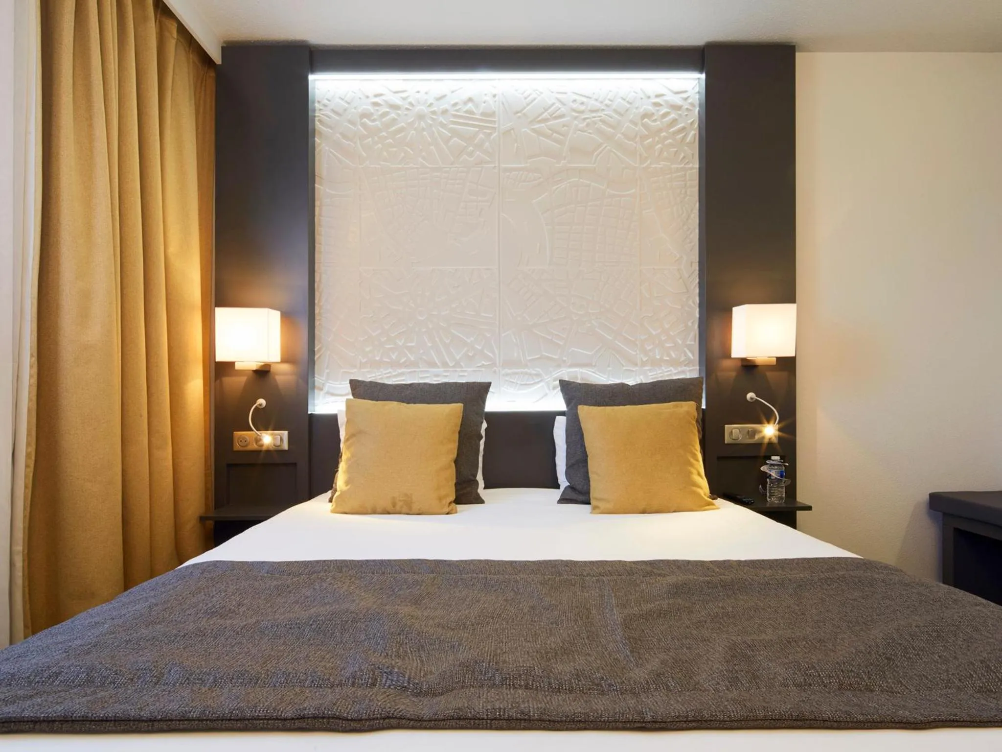 Bedroom, Bed in Kyriad Paris Ouest - Bezons La Défense