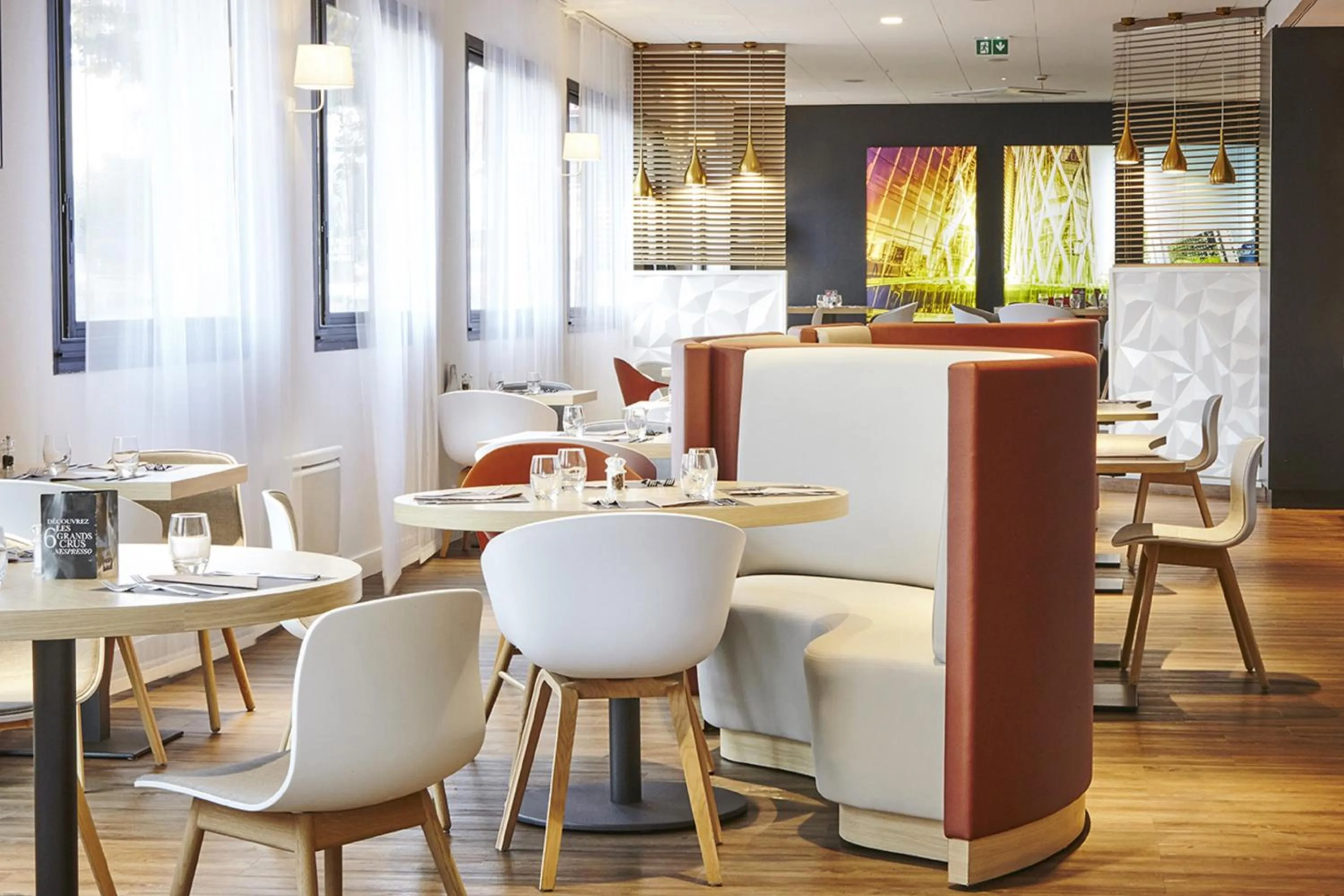 Restaurant/places to eat in Kyriad Paris Ouest - Bezons La Défense