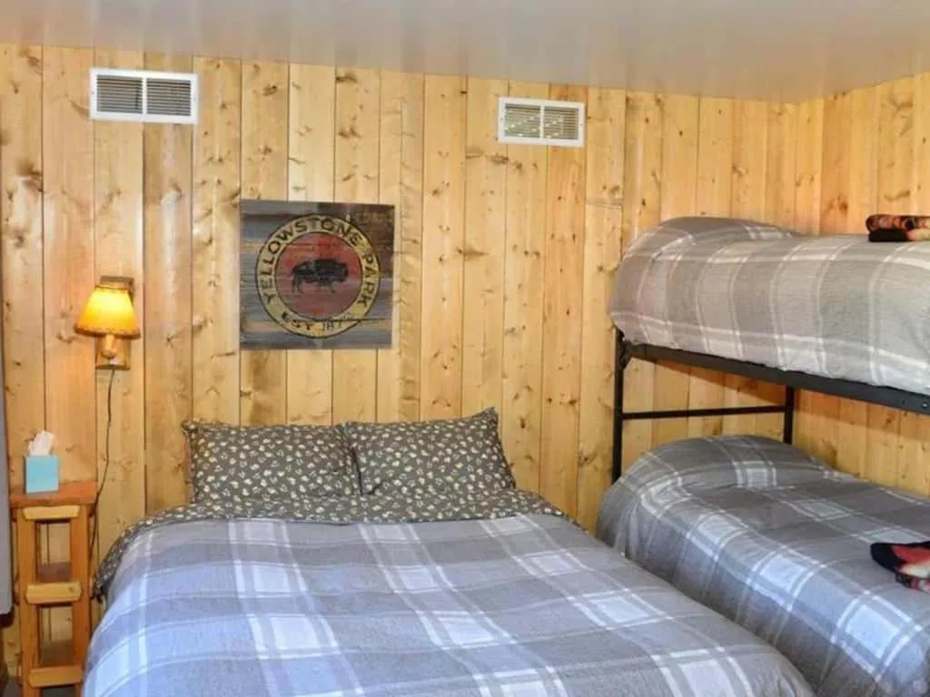 Bed in Silver Gate Lodging