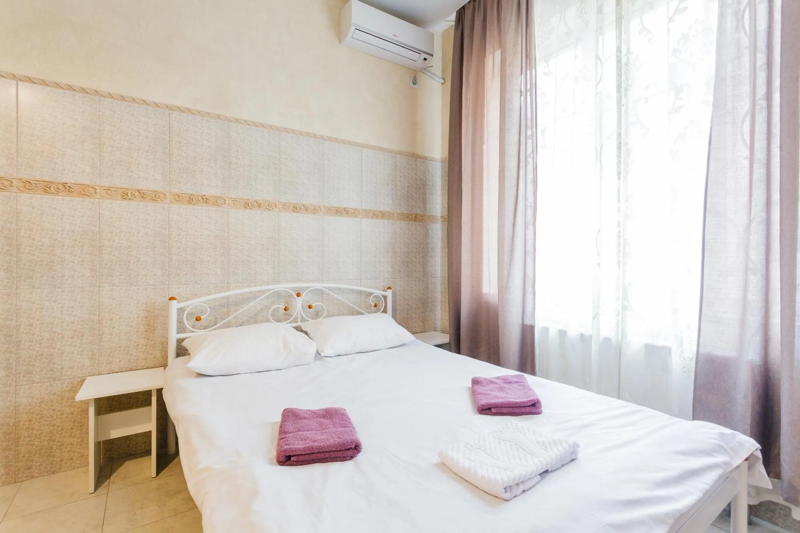 Photo of the whole room, Bed in Pechersk House