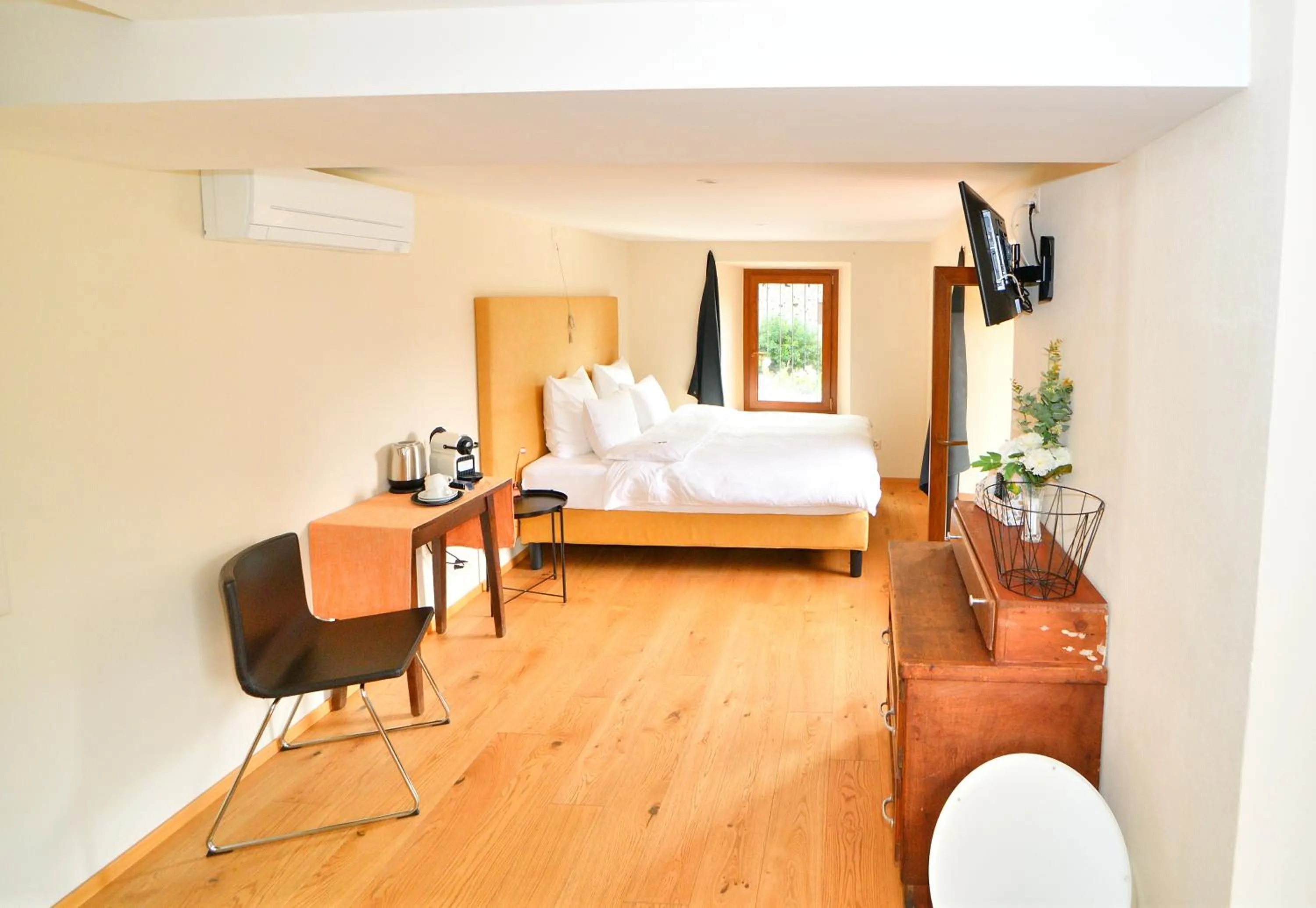 View (from property/room), Bed in Boato Bistrot & Bed