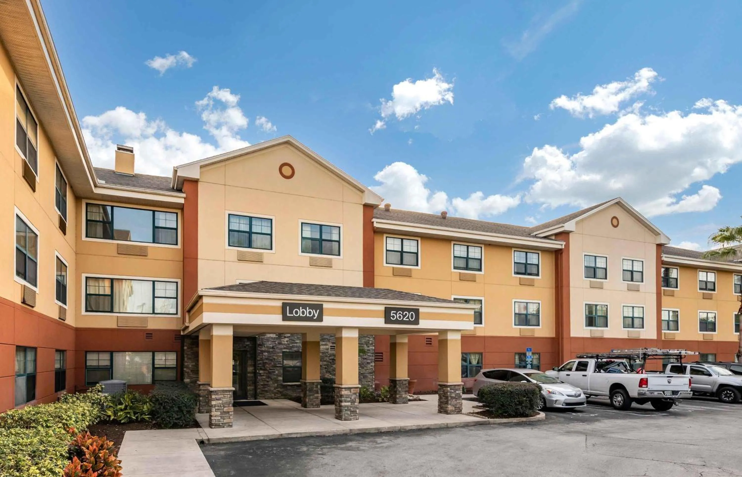 Property building in Extended Stay America Suites - Orlando - Orlando Theme Parks - Major Blvd