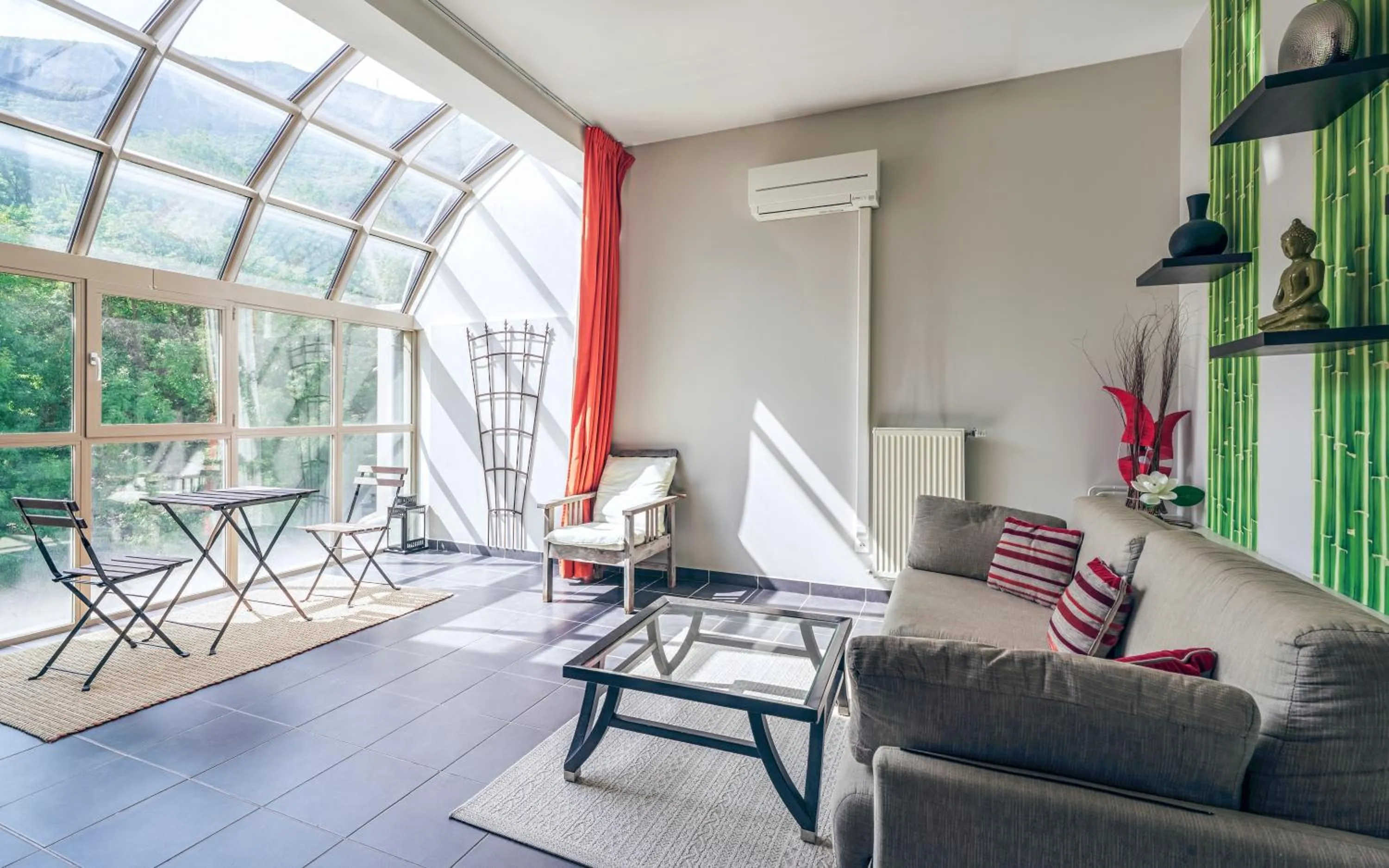 Living room in Tempologis - Chateau de la Rochette