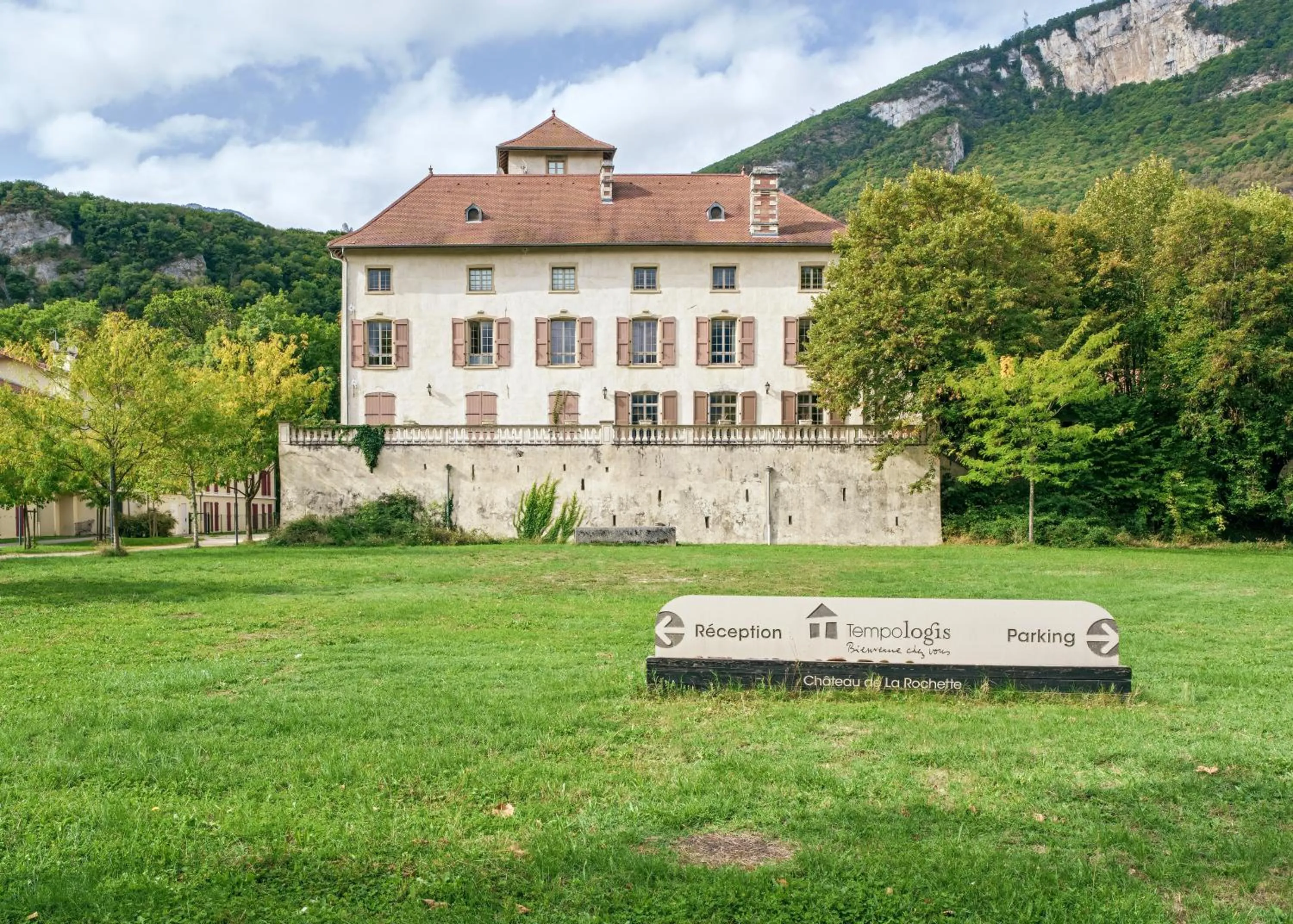 Property building in Tempologis - Chateau de la Rochette