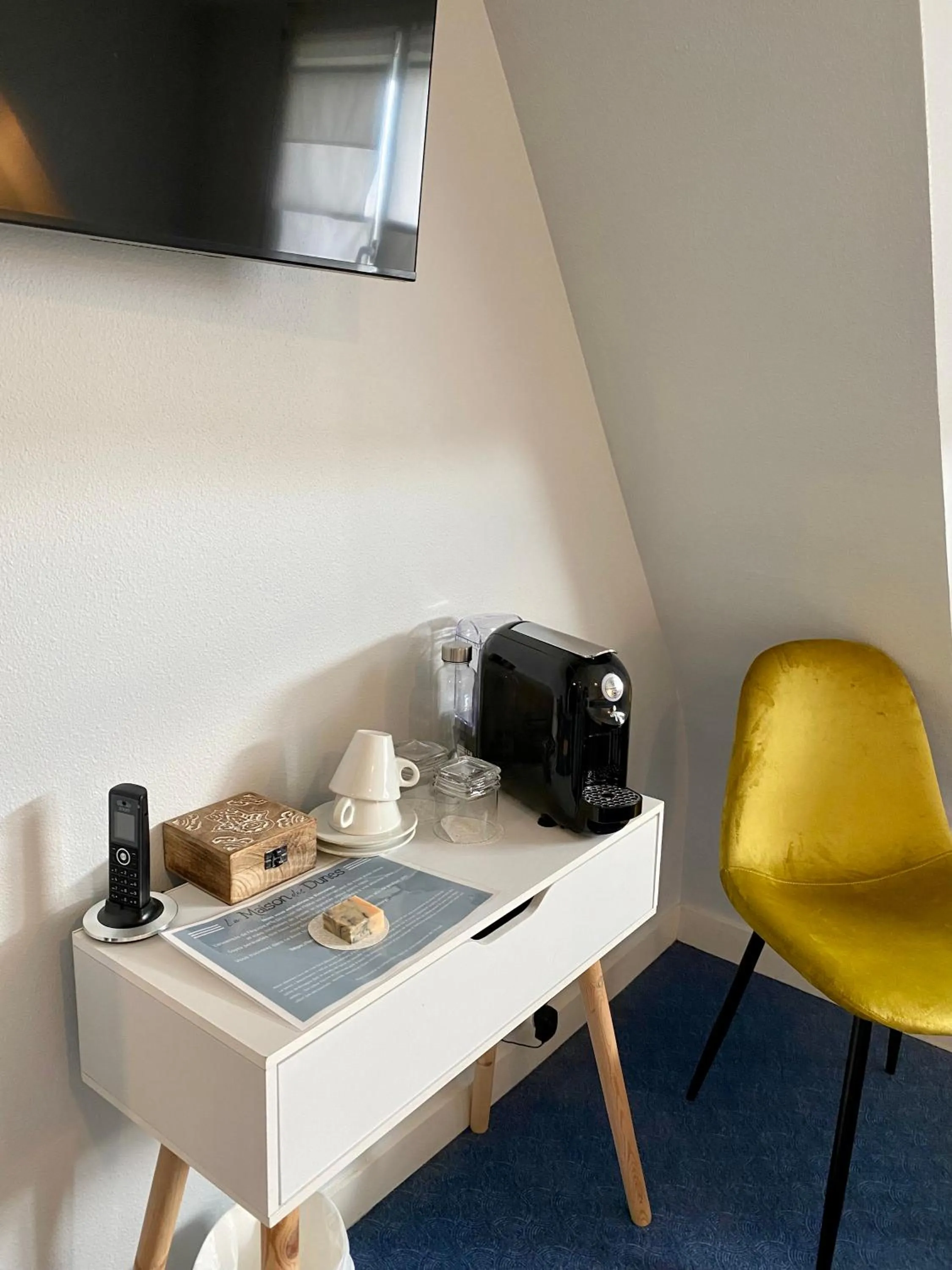 Coffee/tea facilities in Hôtel La Maison des Dunes