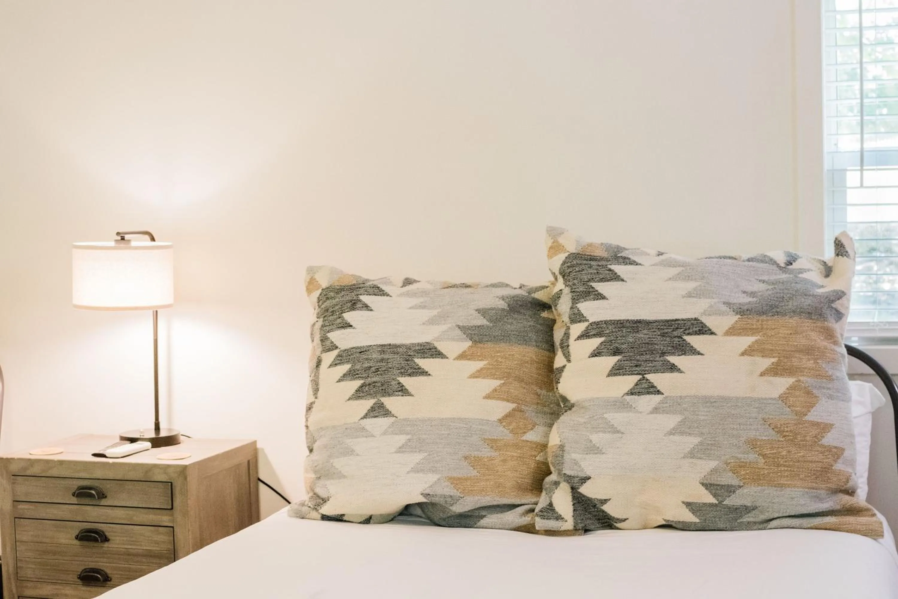 Bed in Dahlonega Resort and Vineyard