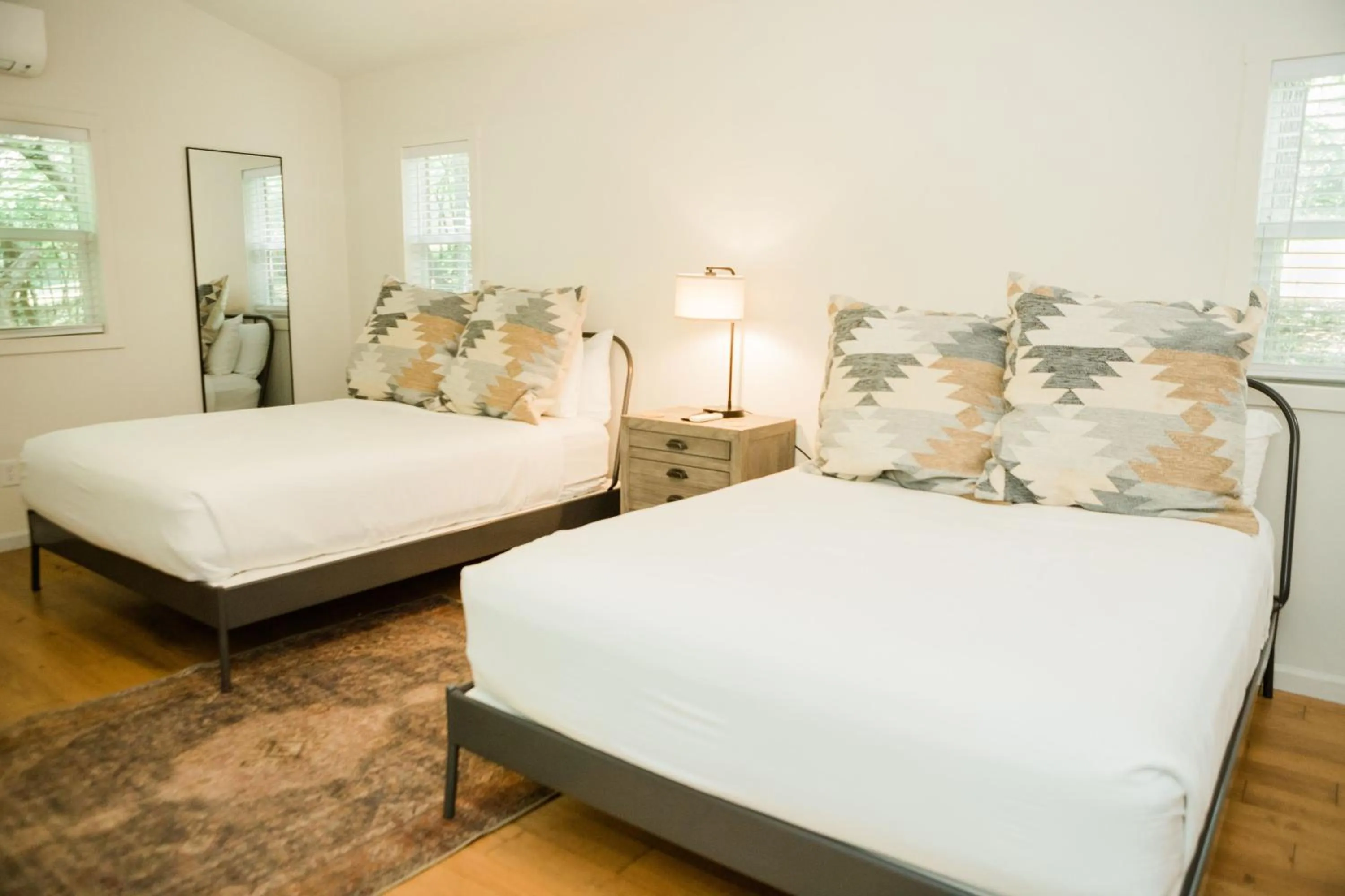 Bed in Dahlonega Resort and Vineyard