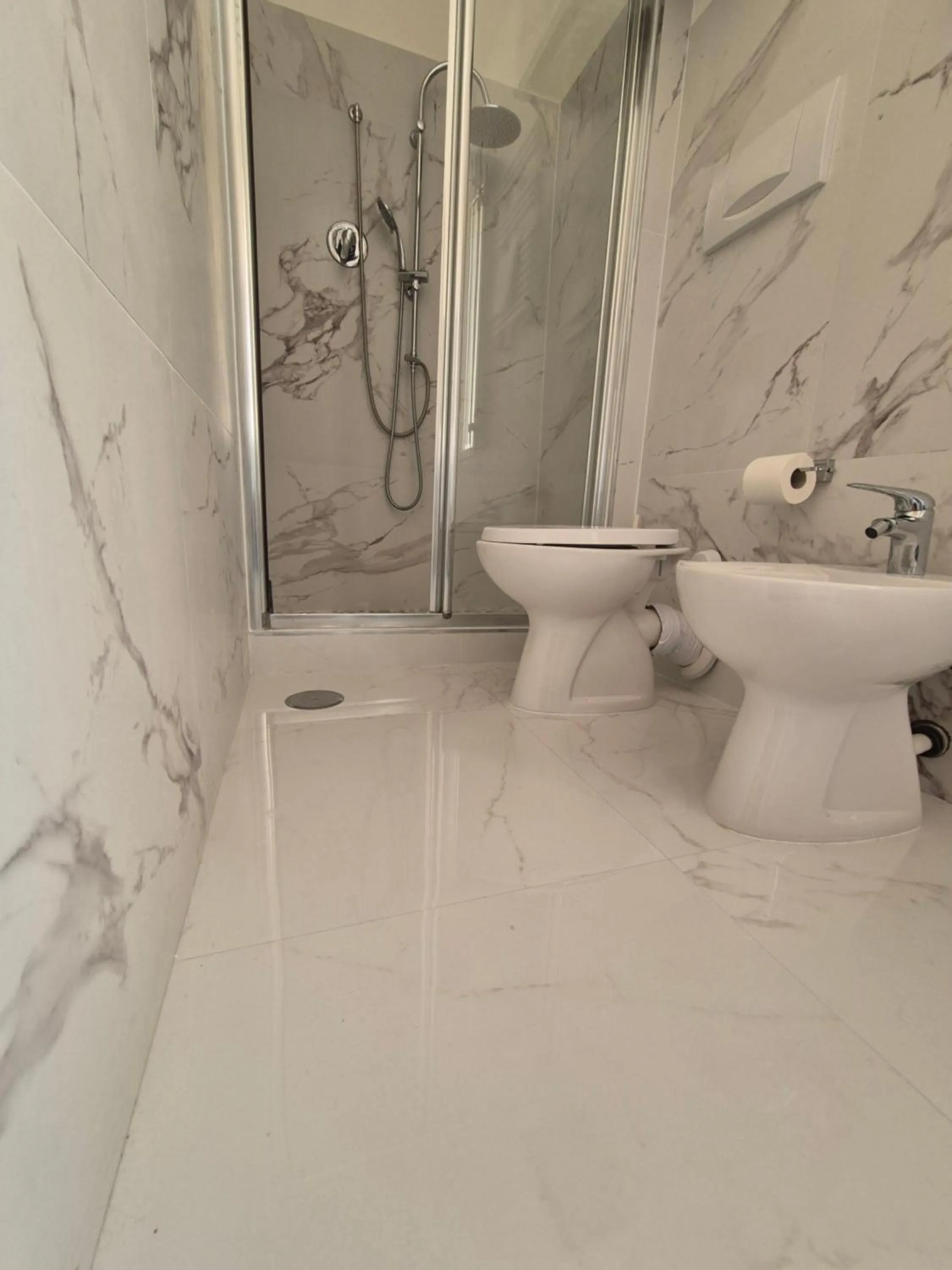 Bathroom in Torripa Group - Trastevere