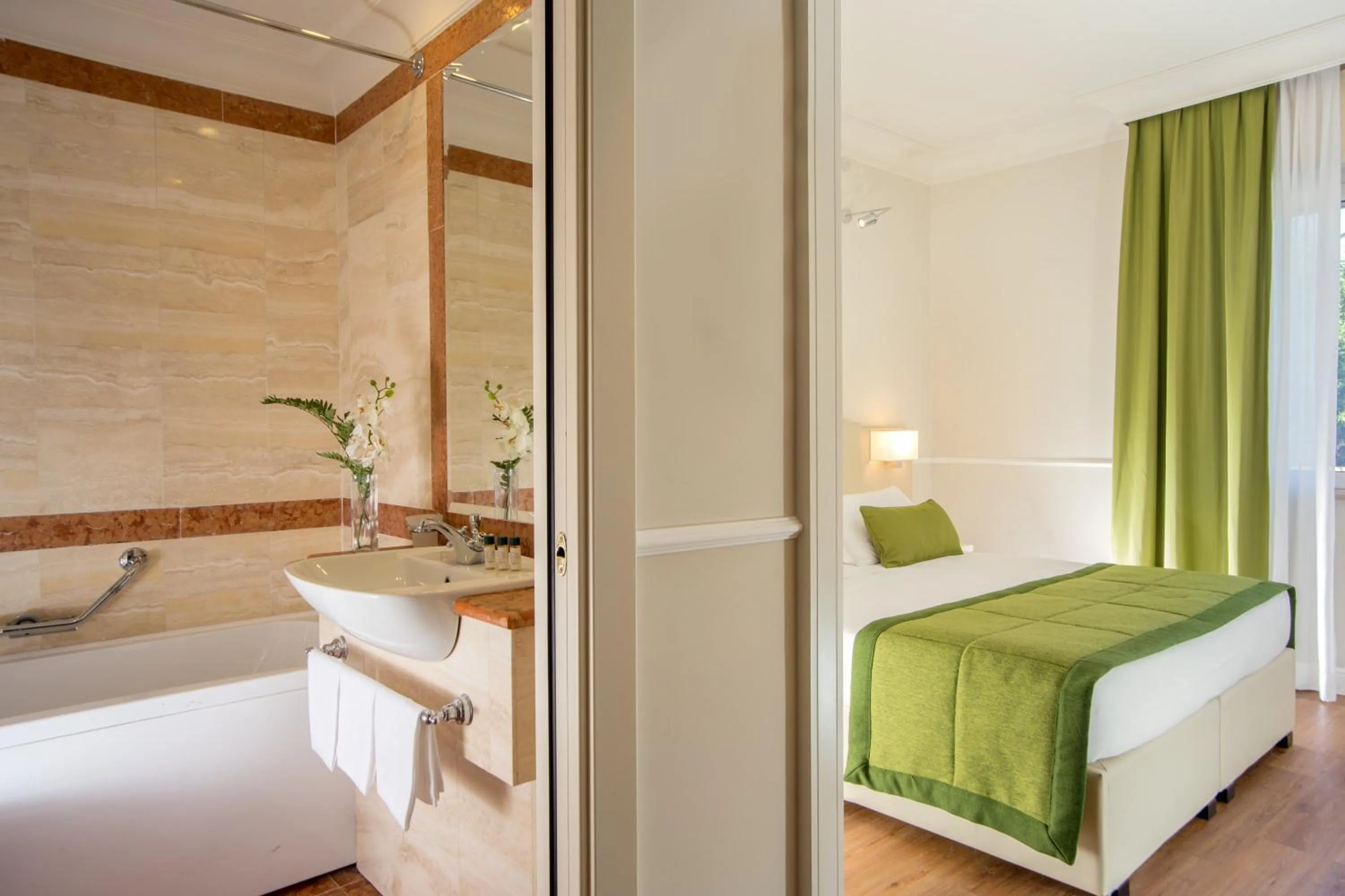 Other, Bed in Hotel Cristoforo Colombo