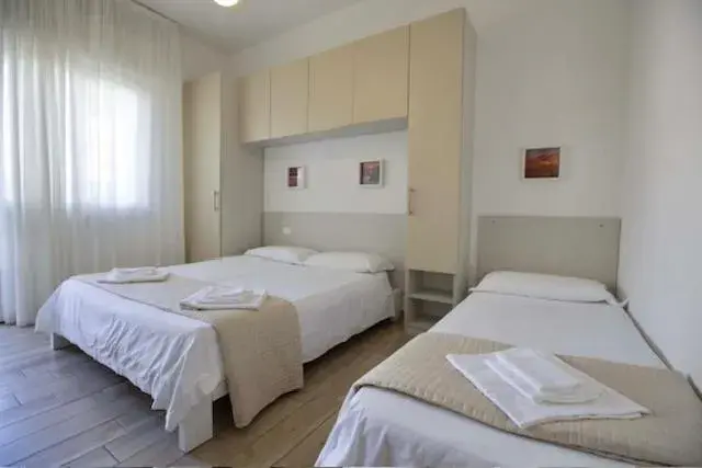 Triple Room with Balcony in Hotel Elite Triple Room with Balcony in Hotel Elite