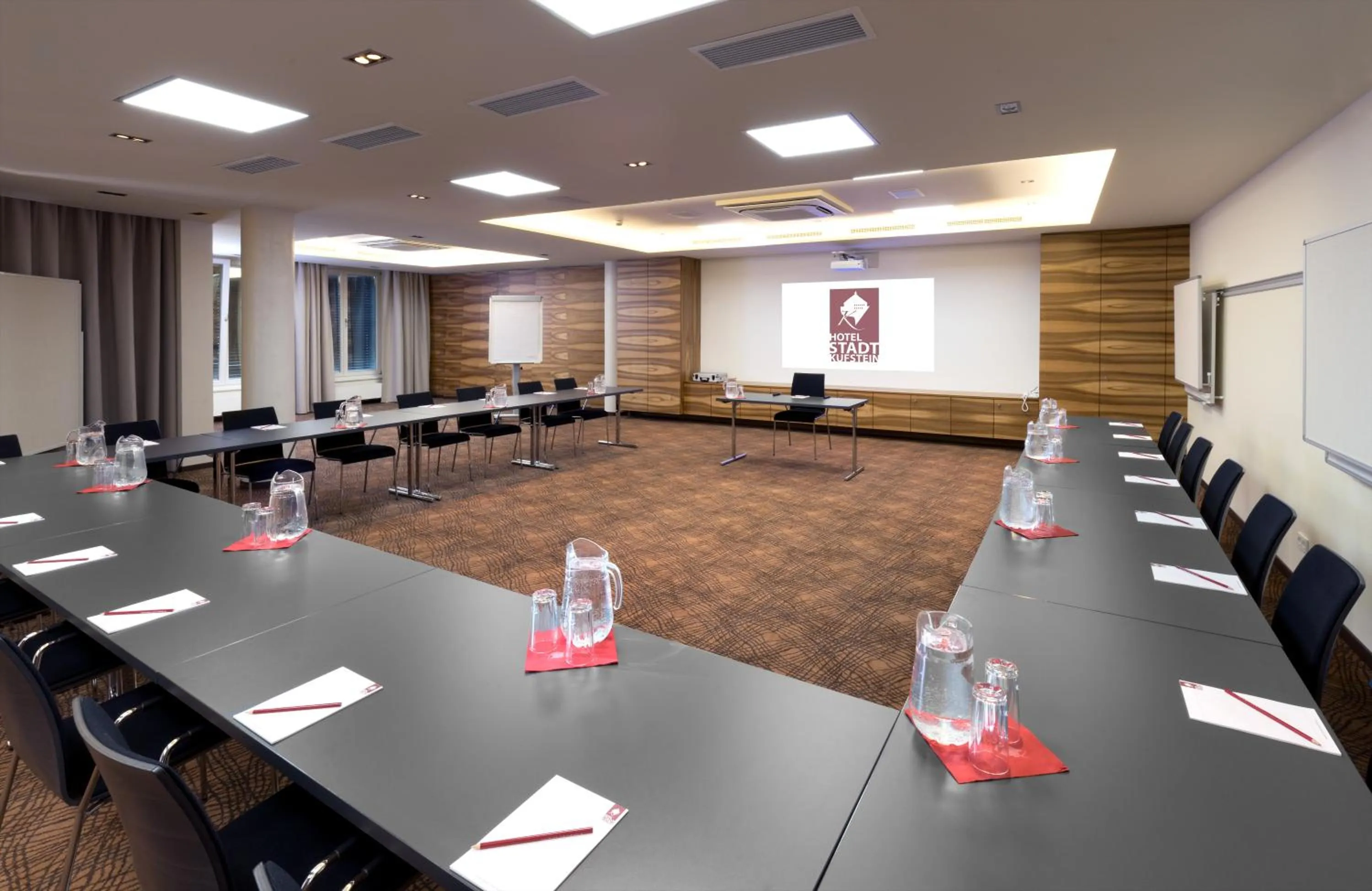 Property logo or sign in Hotel Stadt Kufstein