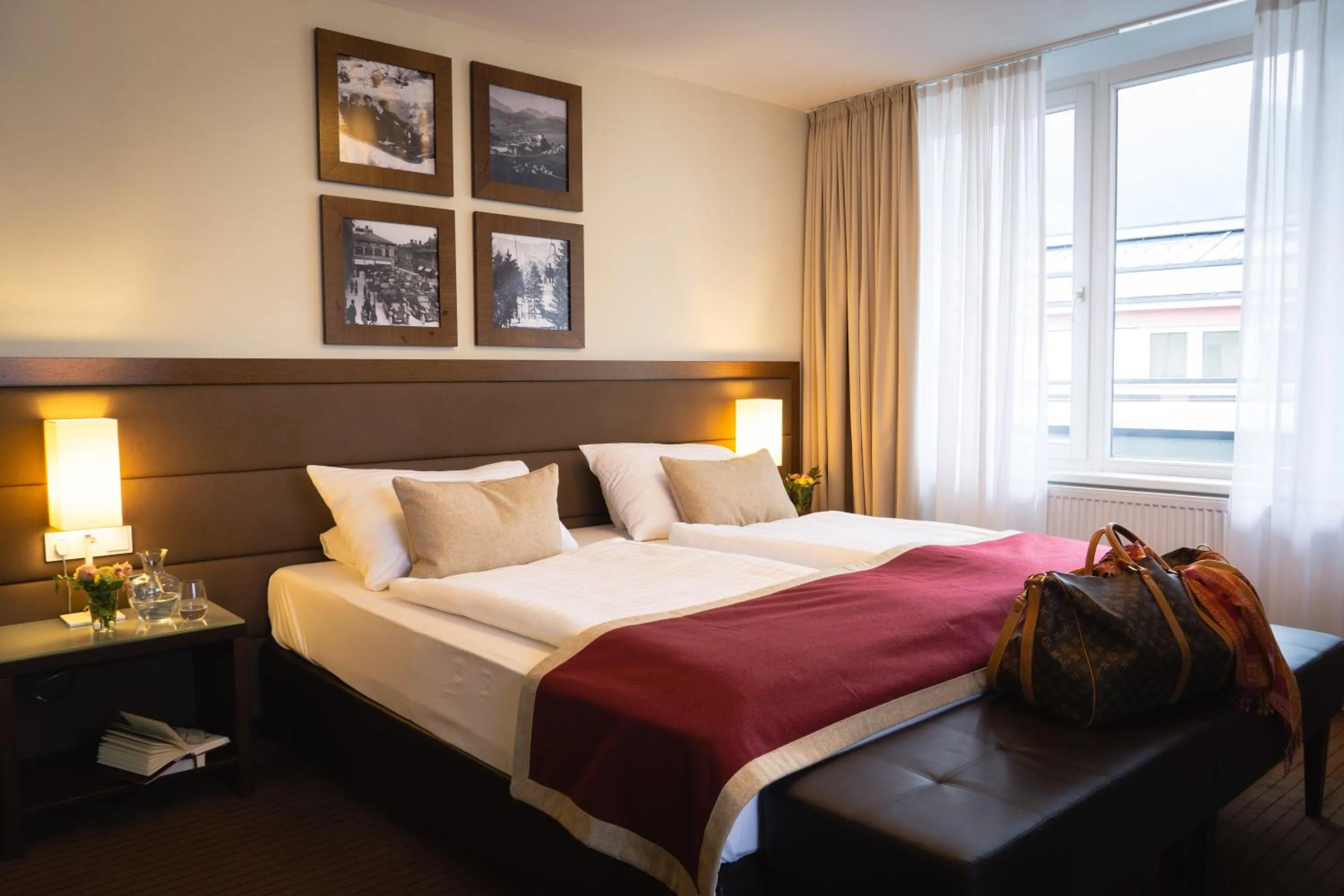 Balcony/Terrace, Bed in Hotel Stadt Kufstein