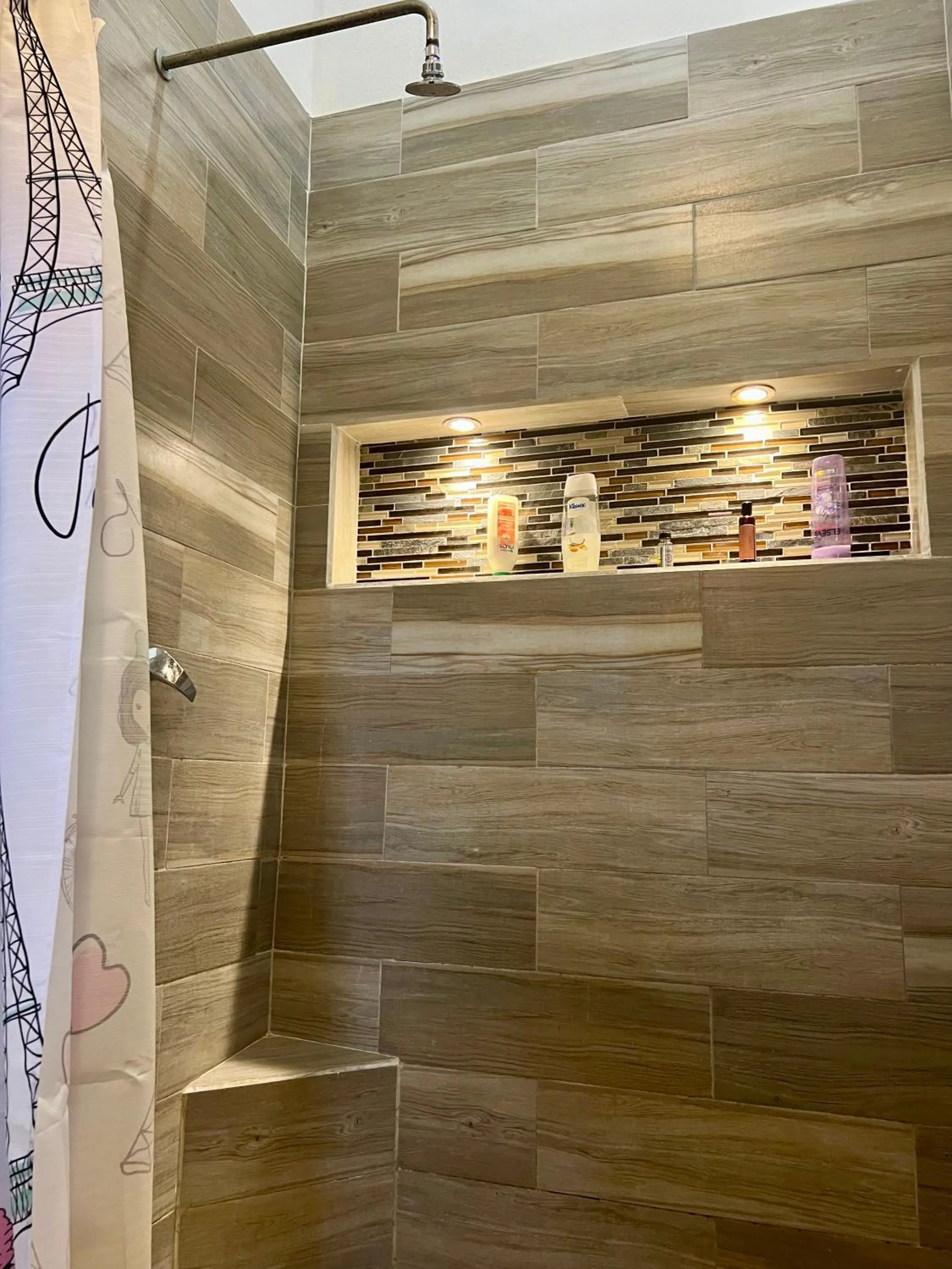 Shower in Cancun-Soho