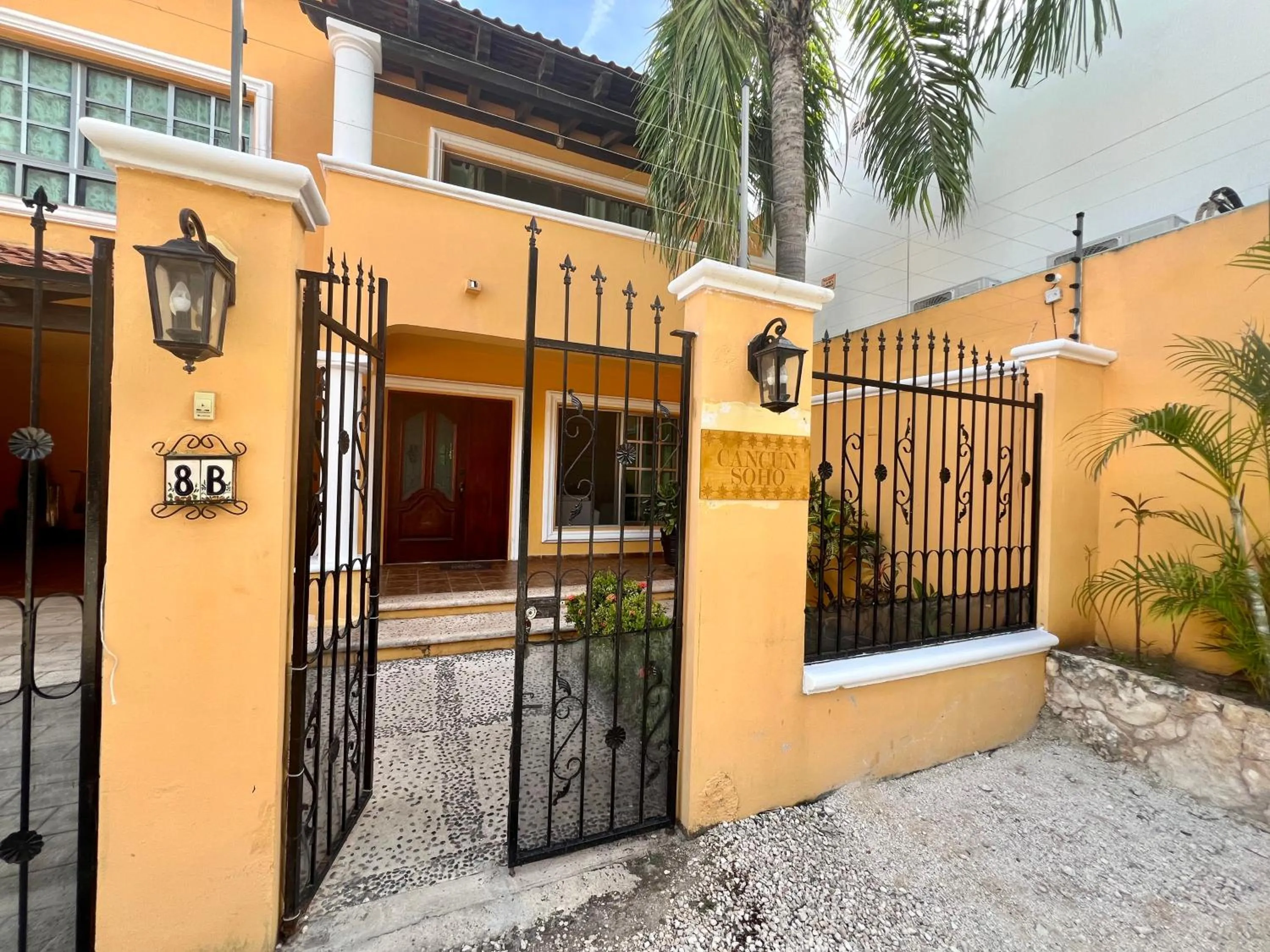 Property building in Cancun-Soho
