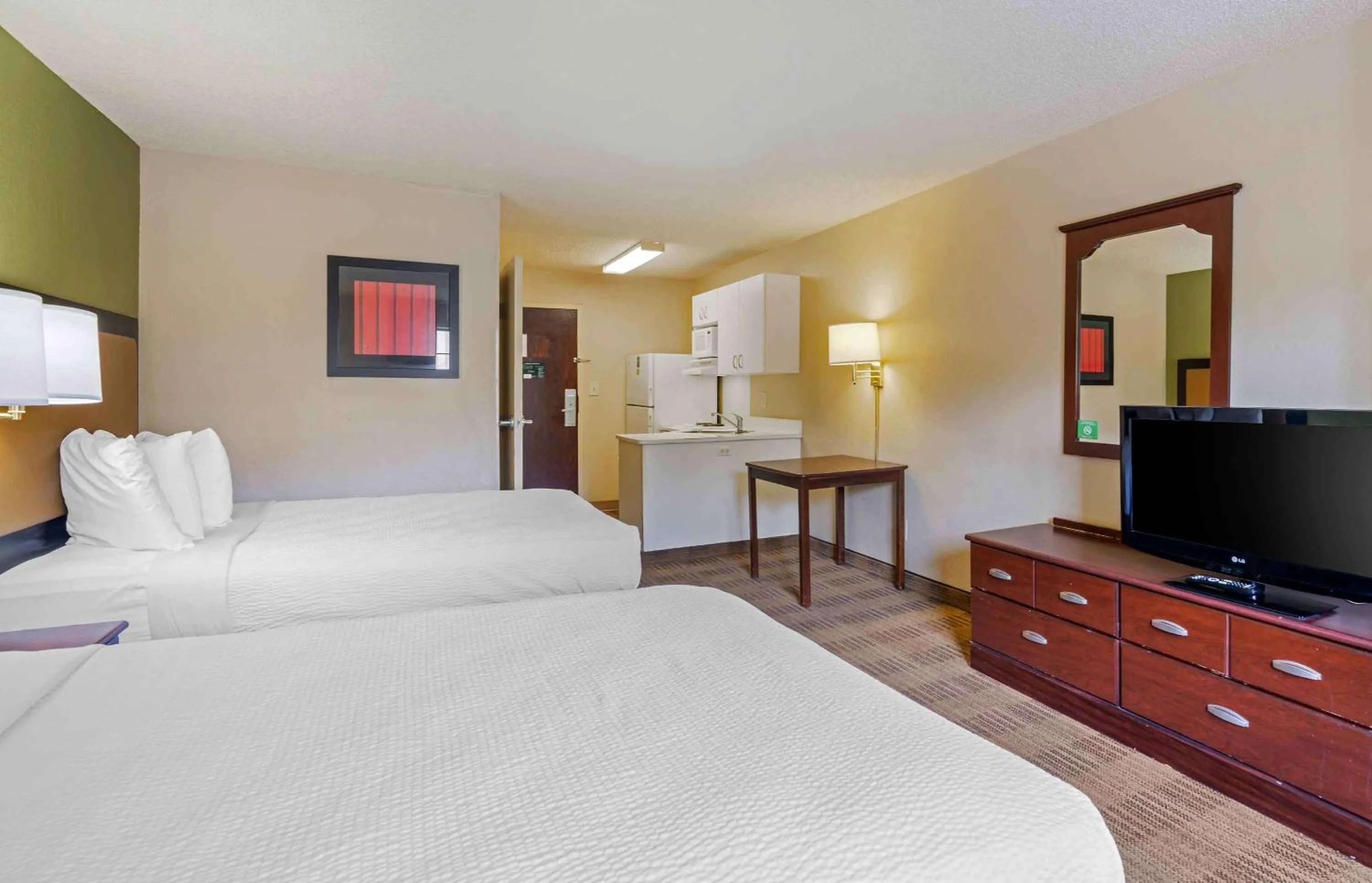 Bedroom, Bed in Extended Stay America Select Suites - Orlando - Maitland - 1760 Pembrook Dr