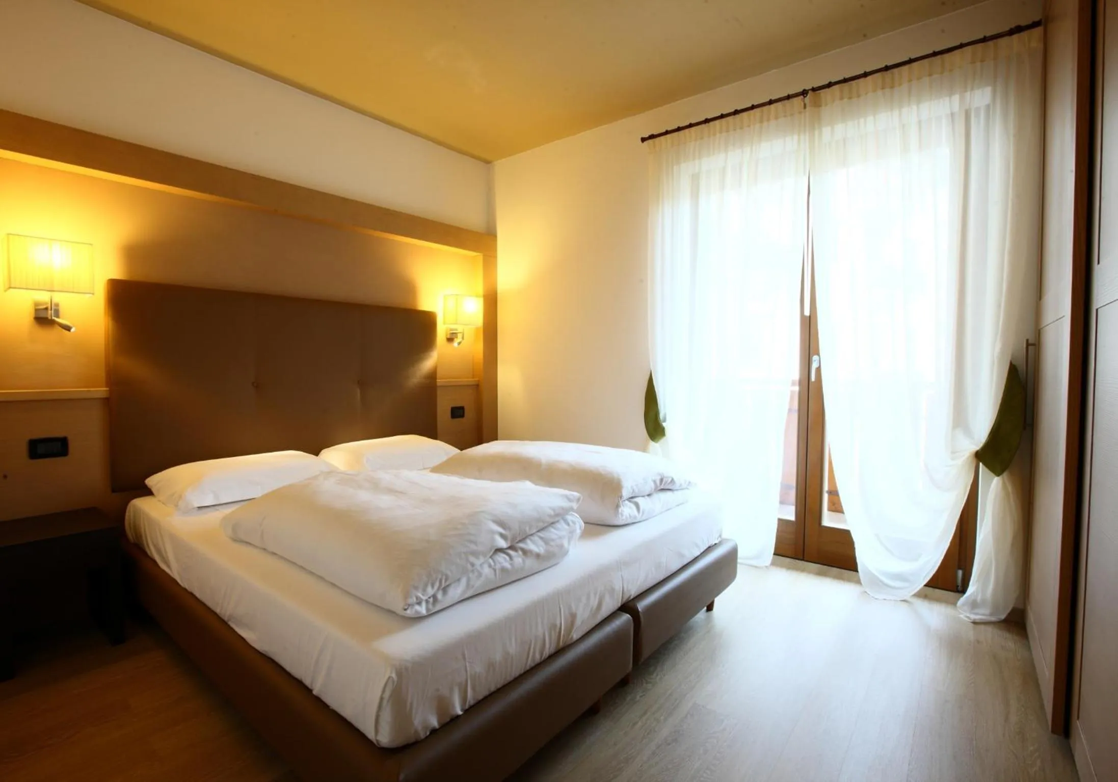 Photo of the whole room, Bed in Residence Al Lago