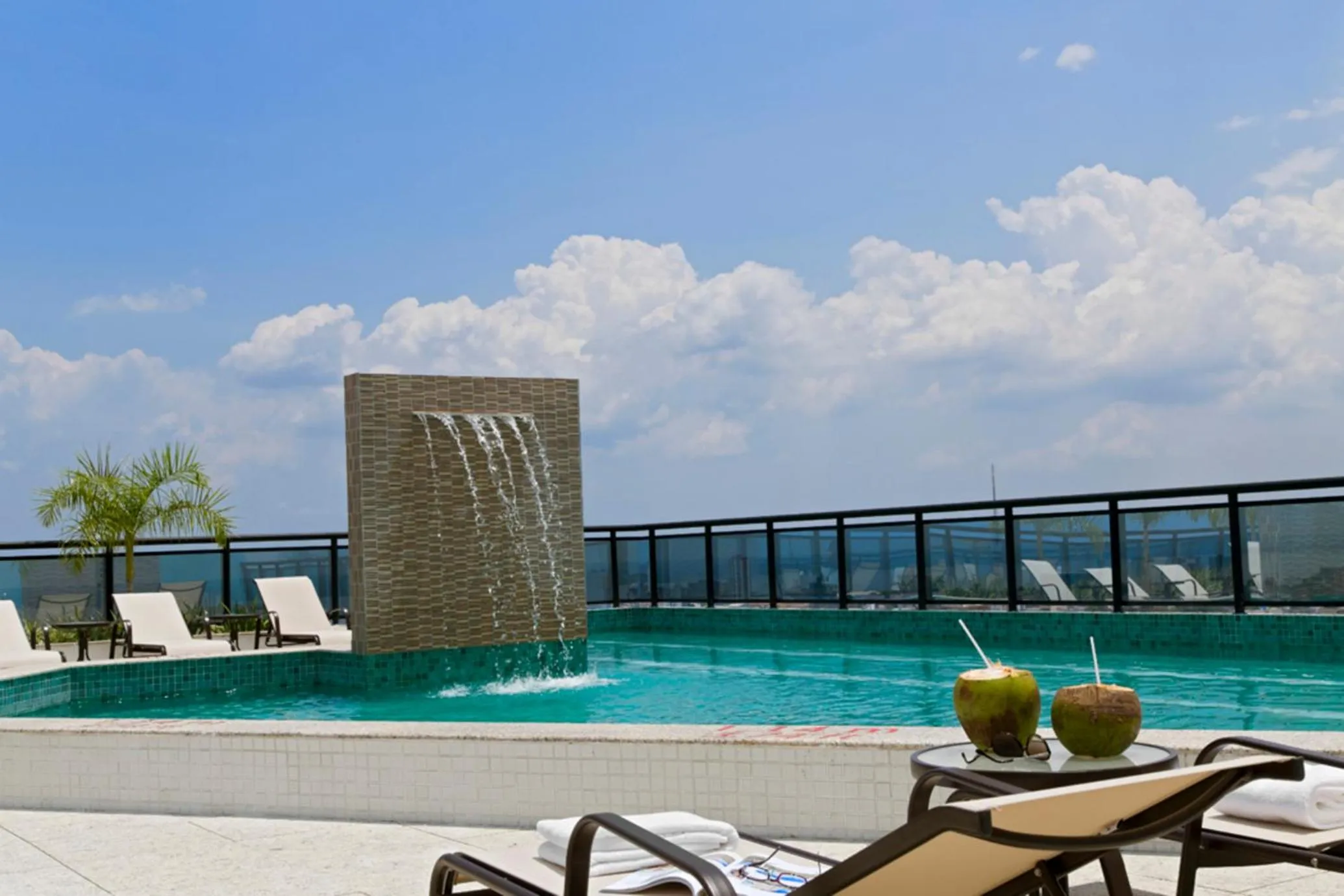 Pool view in Intercity Manaus