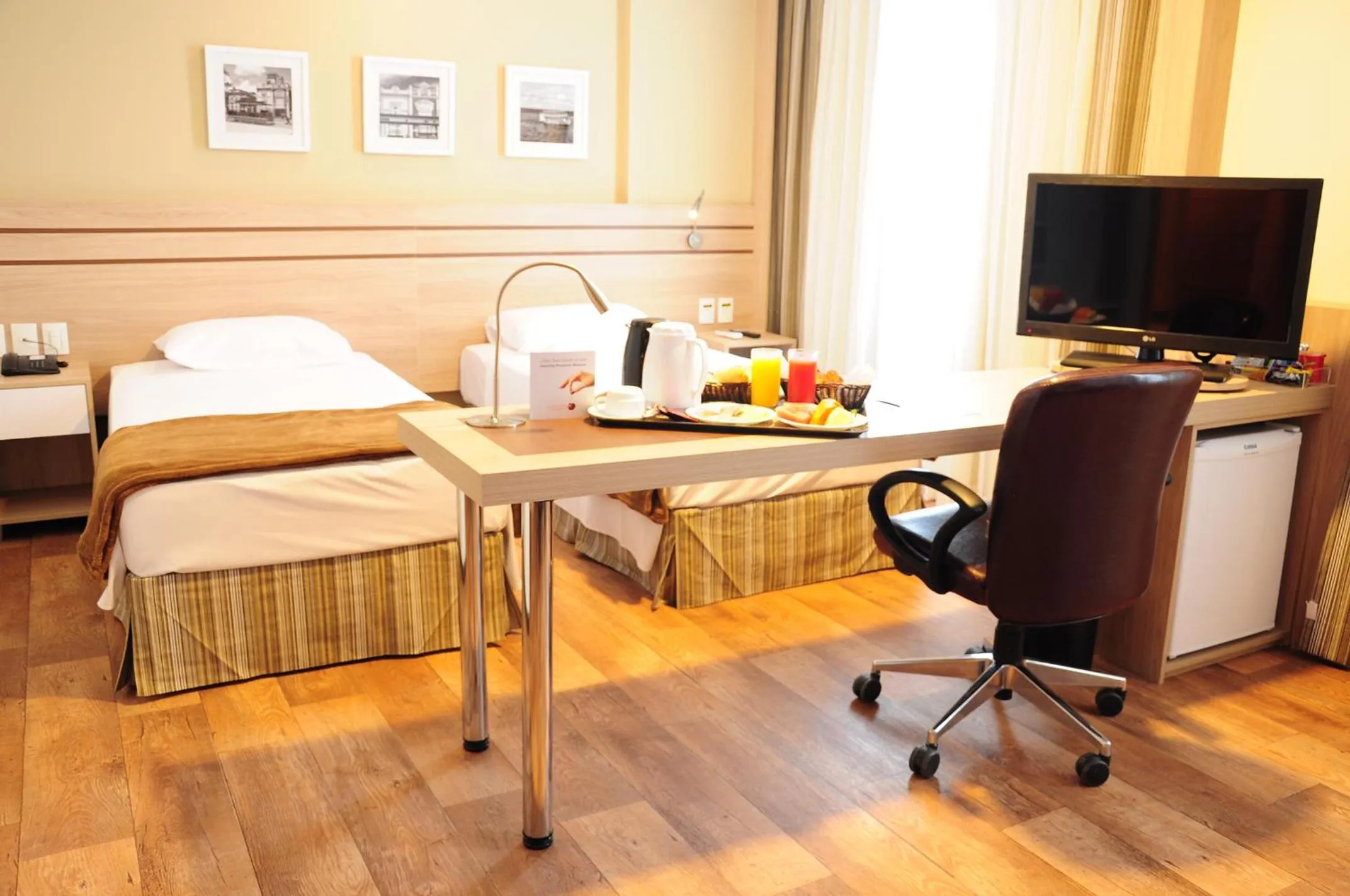 Photo of the whole room, Bed in Intercity Manaus