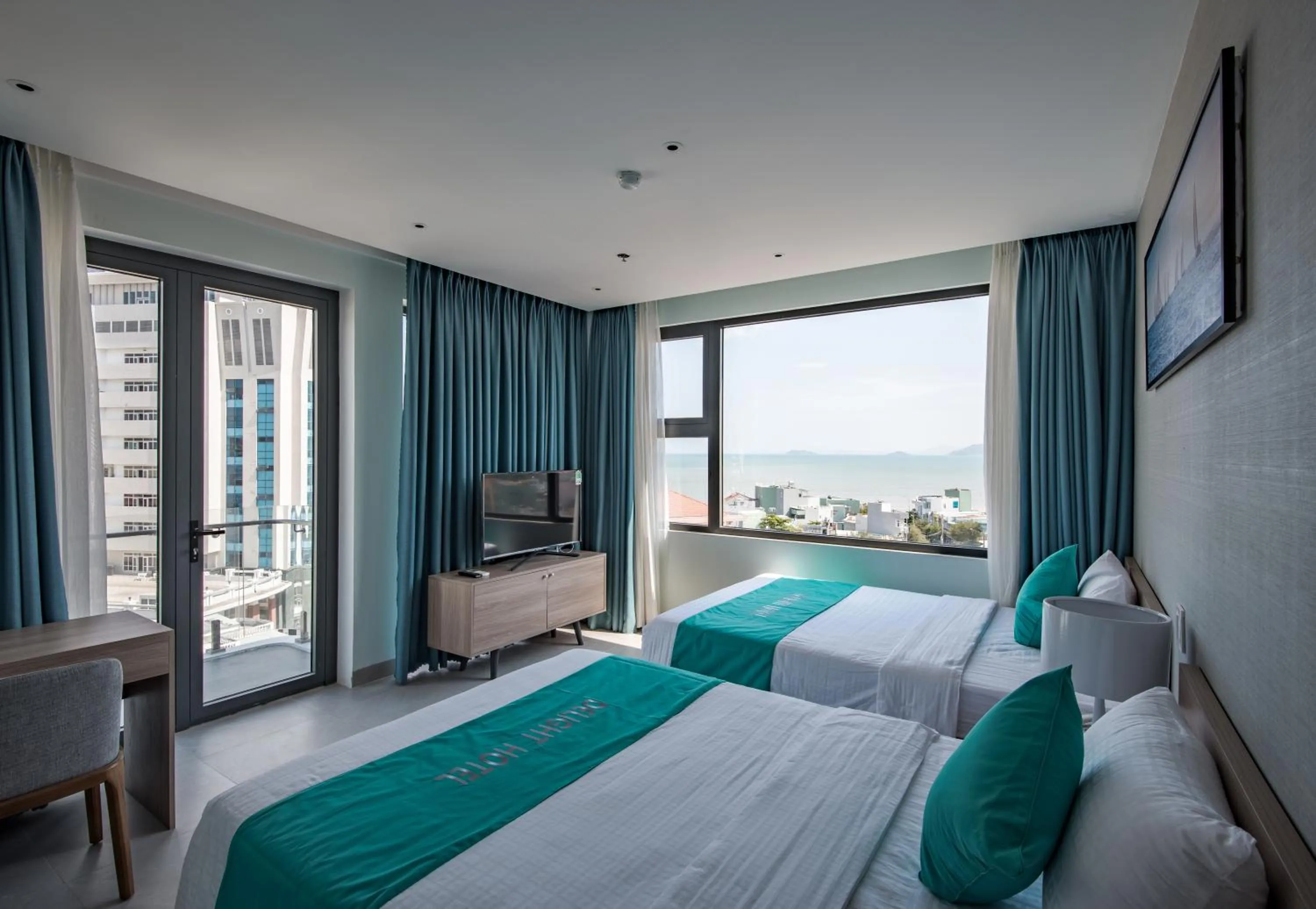 Balcony/Terrace, Bed in Delight Hotel