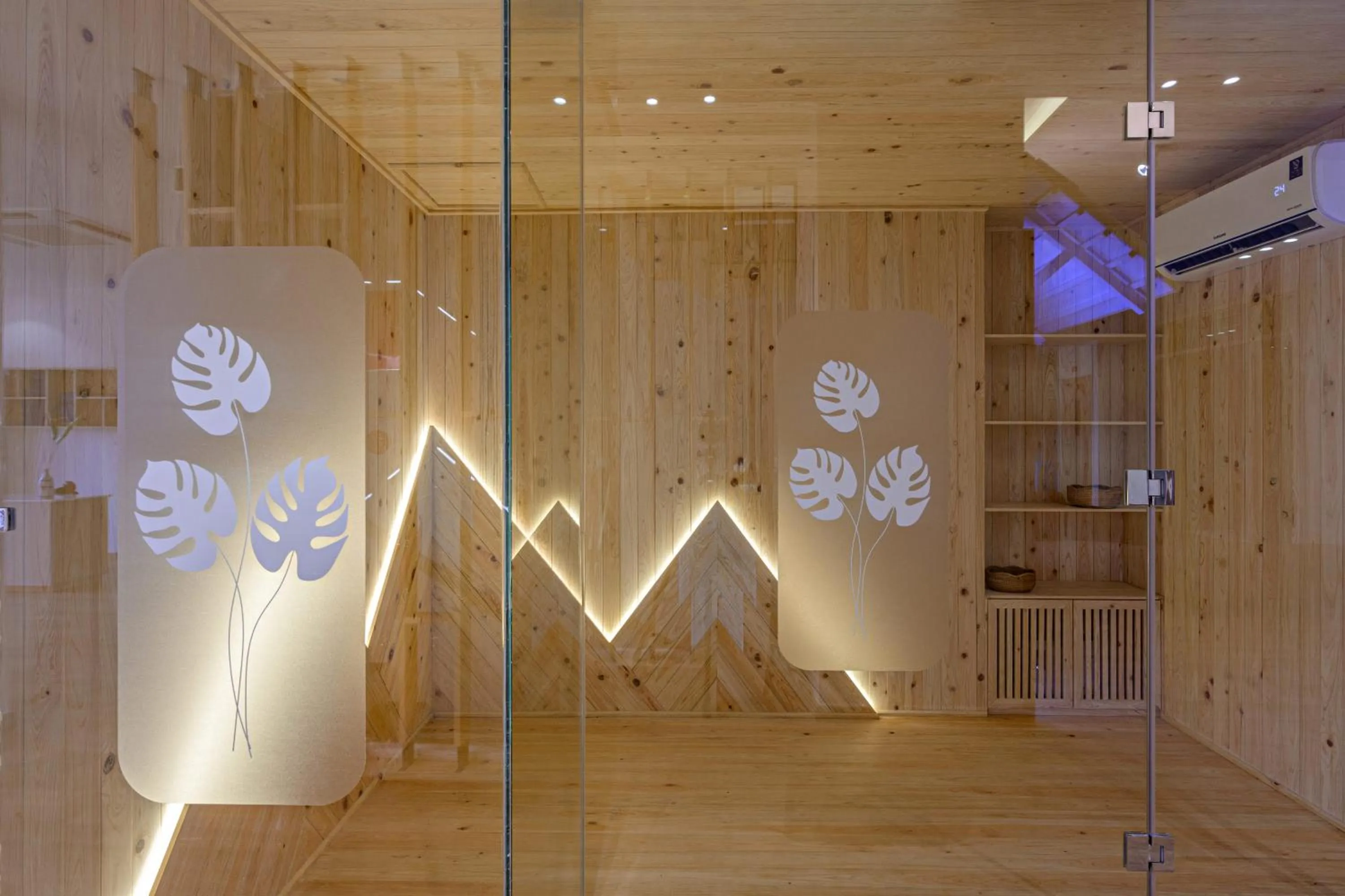 Sauna in Delight Hotel