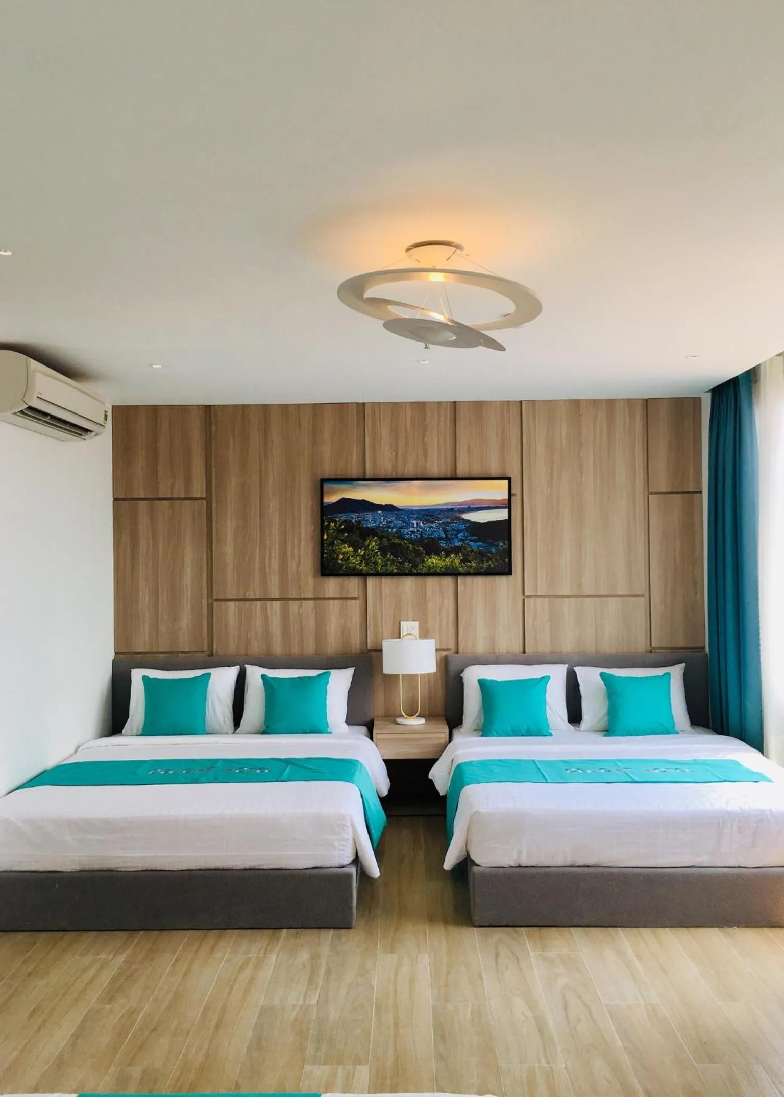 Photo of the whole room, Bed in Delight Hotel