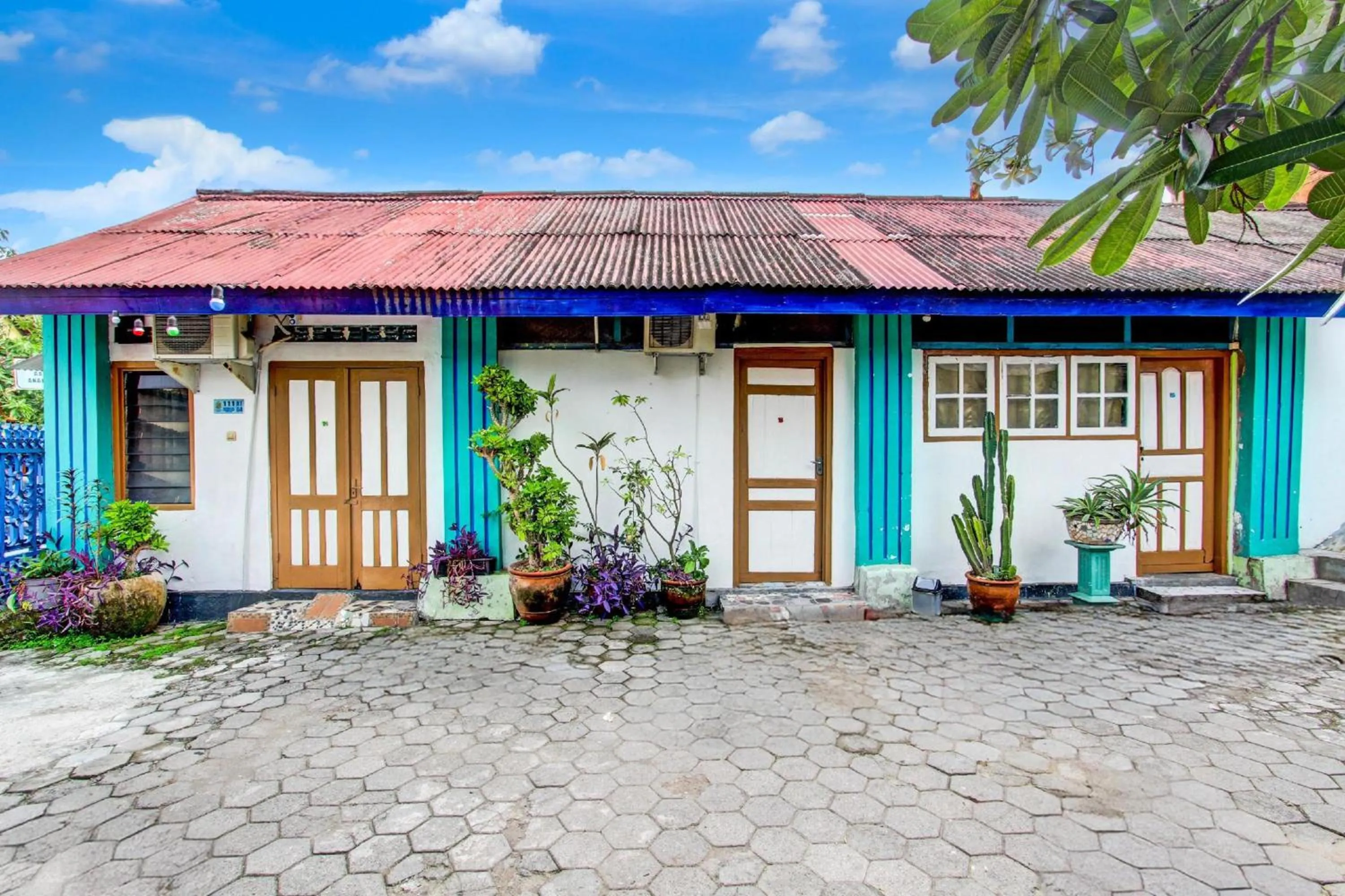 Neighbourhood in Hotel O Prawirotaman Near Keraton Yogyakarta Formerly Chez Laelik Guesthouse