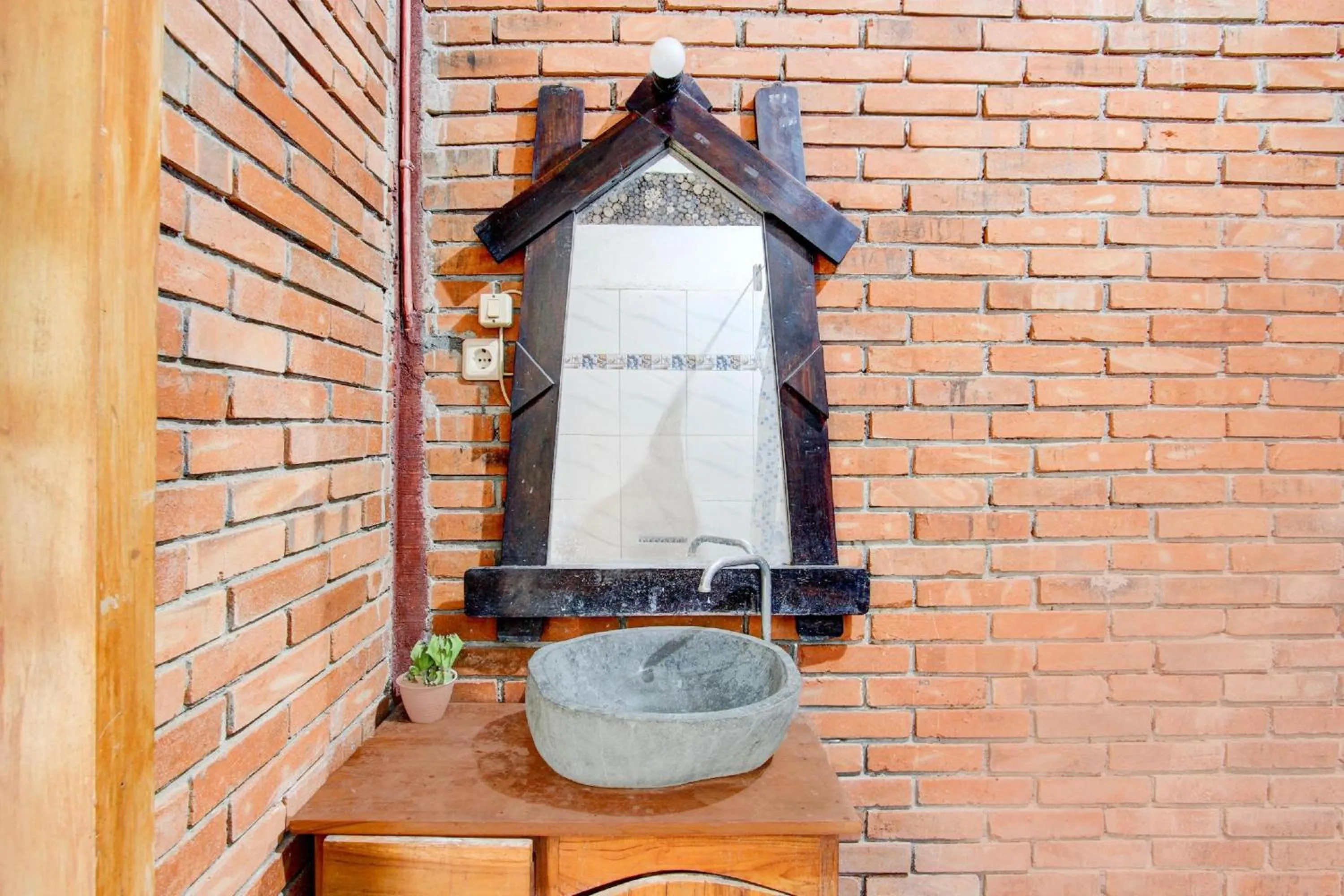 Photo of the whole room in Hotel O Prawirotaman Near Keraton Yogyakarta Formerly Chez Laelik Guesthouse