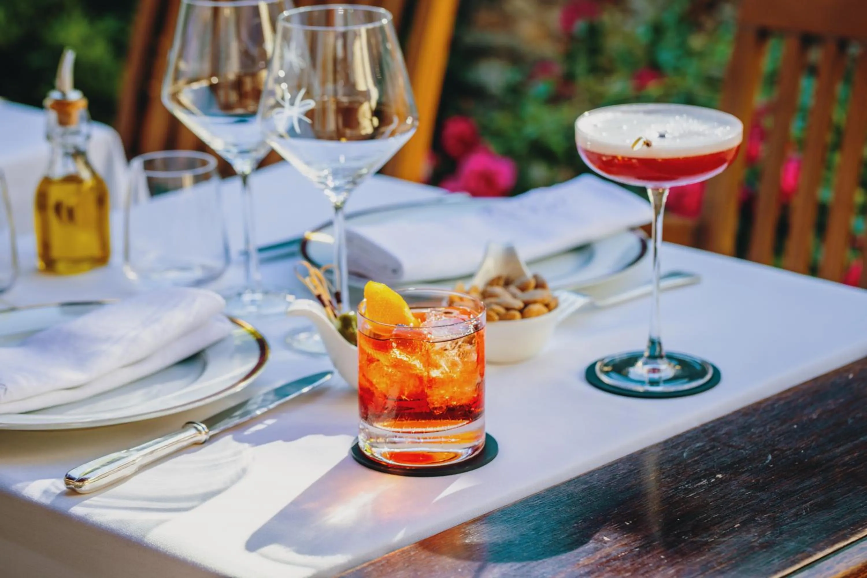 Restaurant/places to eat in L'Hôtel